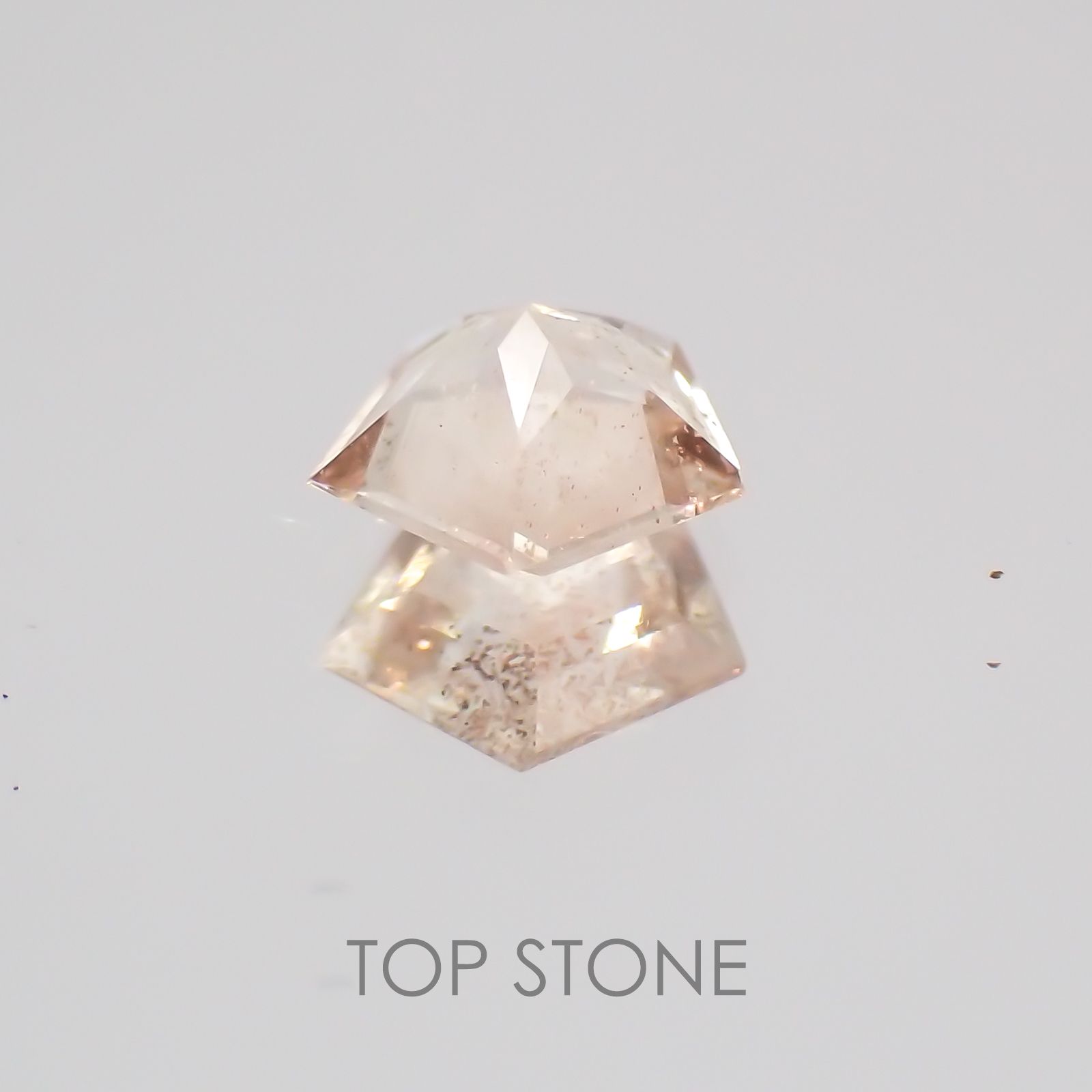 ◇ペンタゴンカット◇オレゴンサンストーンSA アメリカ産 ルース 0.15ct[21059541]4.1×4.1mm前後
