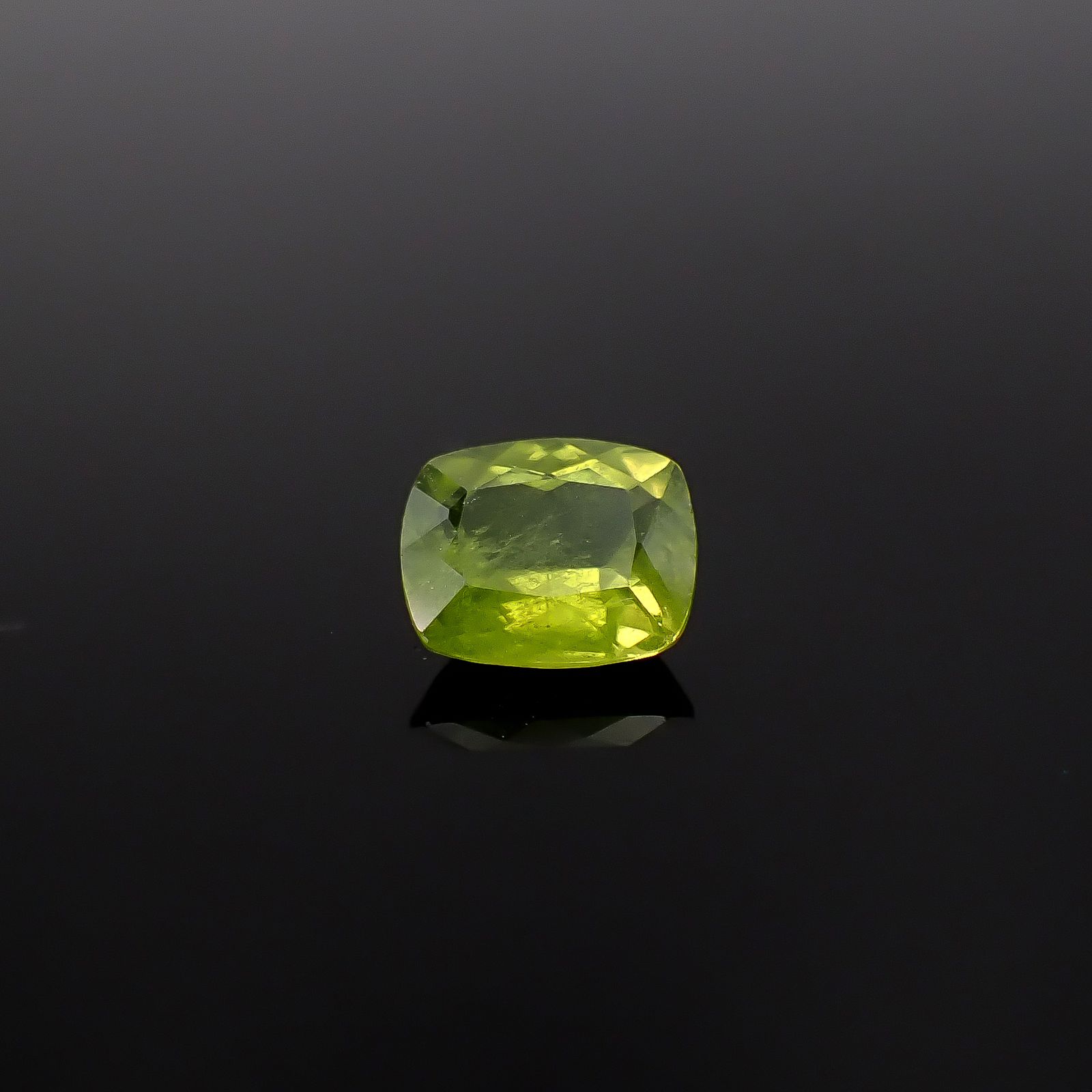 ベスビアナイト(アイドクレース) ケニア産 1.19ct / 7x6mm前後 [260231714]