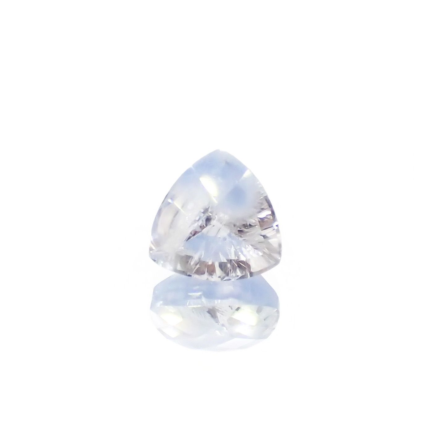 デュモルチェライトインクォーツ ブラジル産 1.87ct / 8.2x8.1mm前後 [231023584]