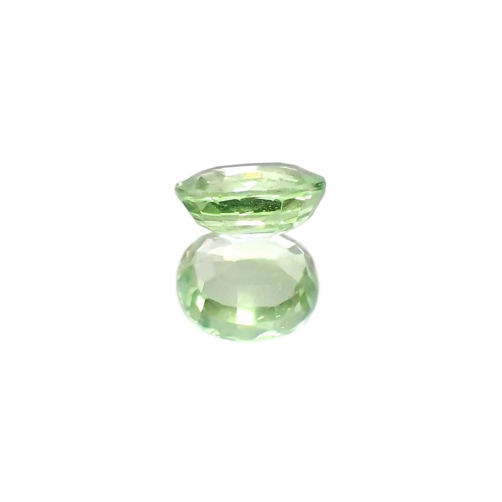 ミントガーネット(宝石名グリーン グロッシュラー・ガーネット)タンザニア・メレラニ鉱山産 識別済 1.01ct / 6.5x5.8mm前後 [251022488]