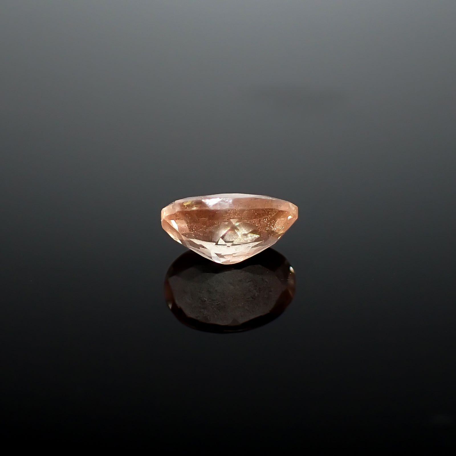 オレゴンサンストーン アメリカ・オレゴン州産 0.63ct / 6.8x4.8mm前後 [260732642]