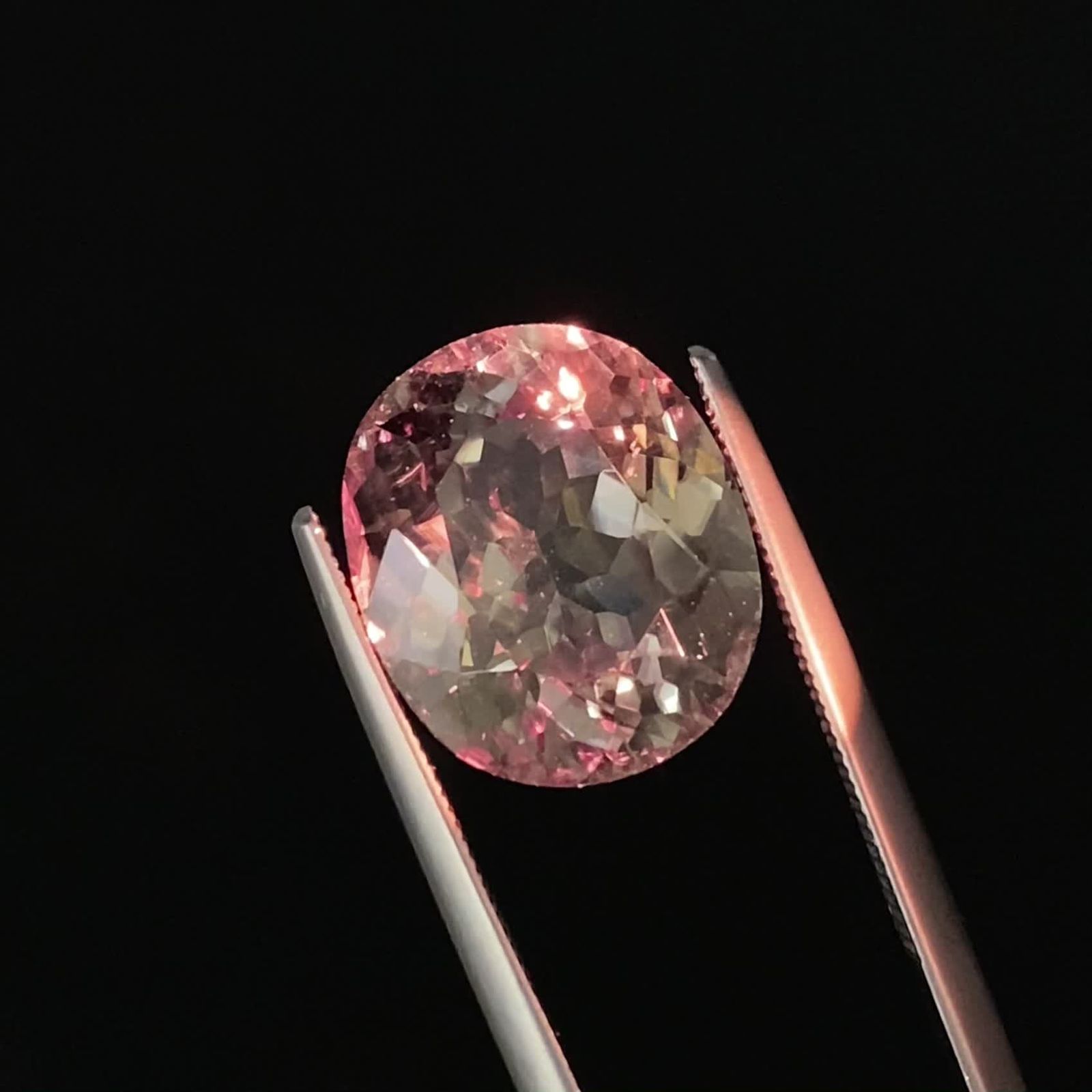 カラーチェンジダイアスポア トルコ産 10.85ct[240427270]14.2x12.1mm前後 | TOP STONE(トップストーン)