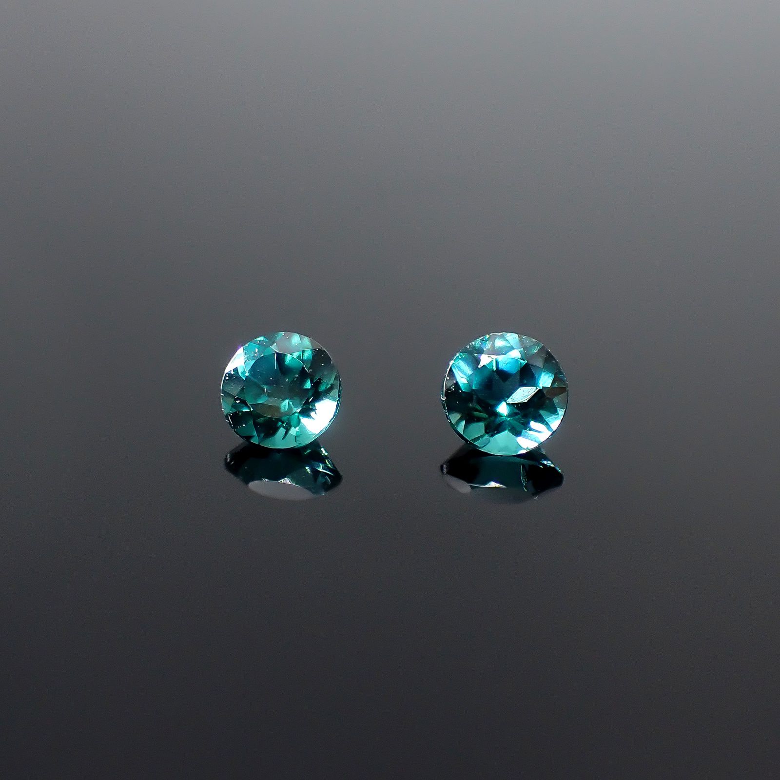 ◇ペアセット◇ブルーグリーントルマリン ブラジル産 0.32ct(2pcs合計) / 3.5x3.5mm前後 [251031160]