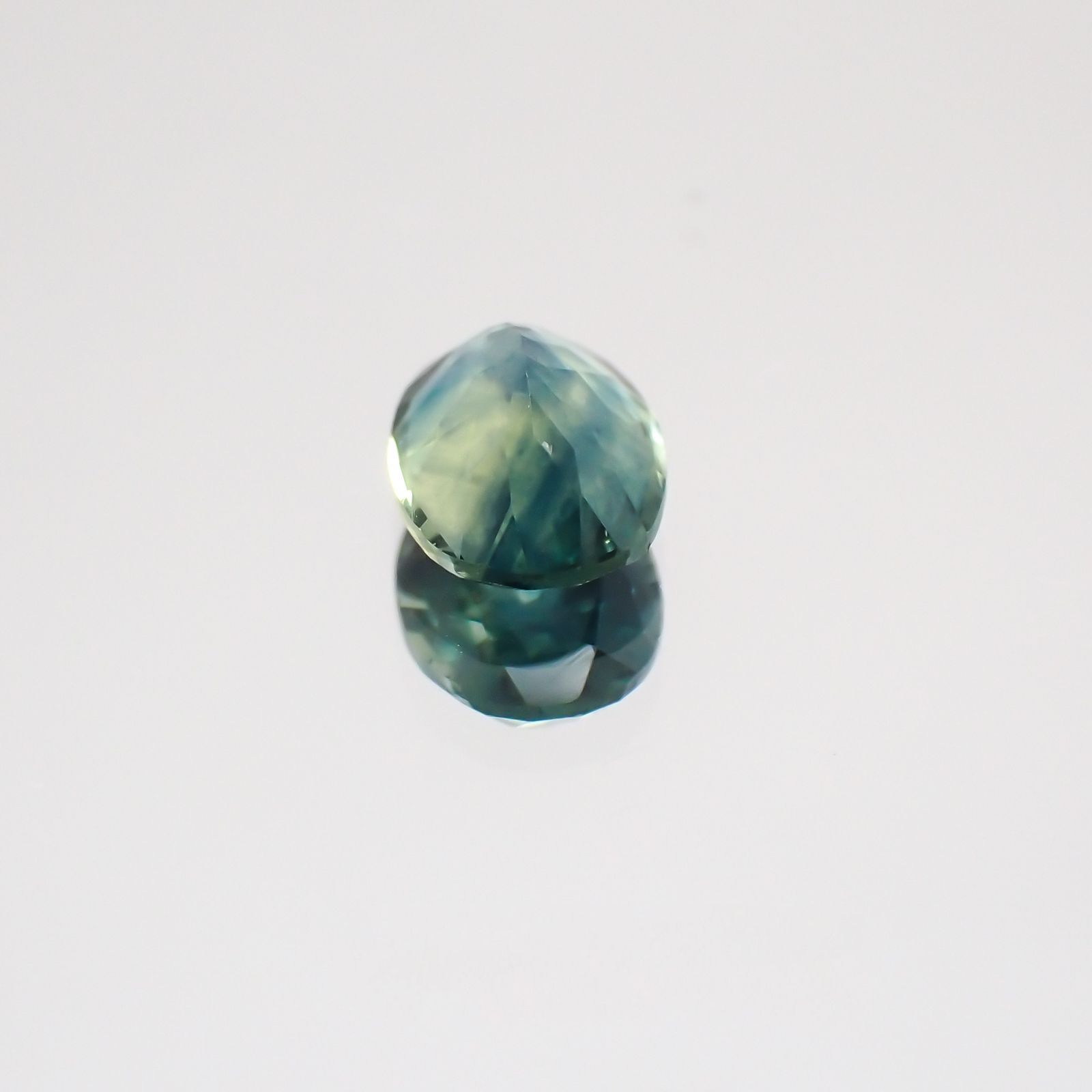 モンタナサファイア アメリカ産 ルース 0.78ct[20129306]6.5×4.5mm前後
