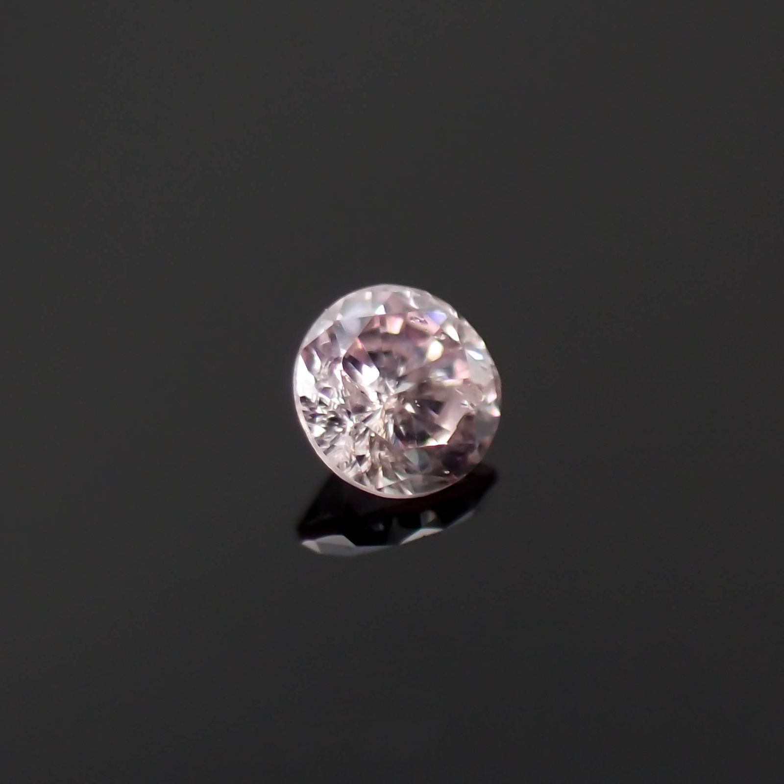 ピンクダイヤモンド(宝石名ダイアモンド I-2/VERY LIGHT PINK) 0.039ct ソ付(CGL)[230120143]2.12x2.17mm前後