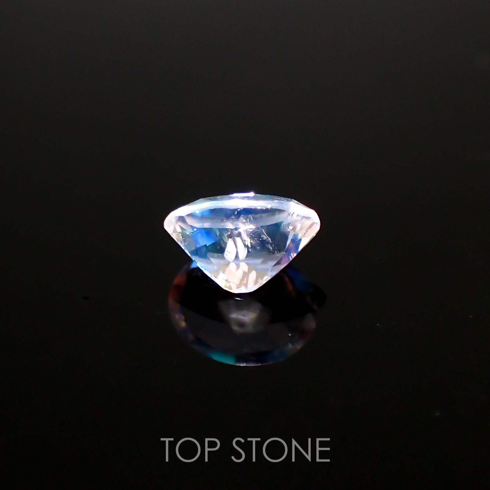 レインボームーンストーン(宝石名ラブラドライト)タンザニア産 0.82ct 識別済[220115455]6.9x5.4mm前後