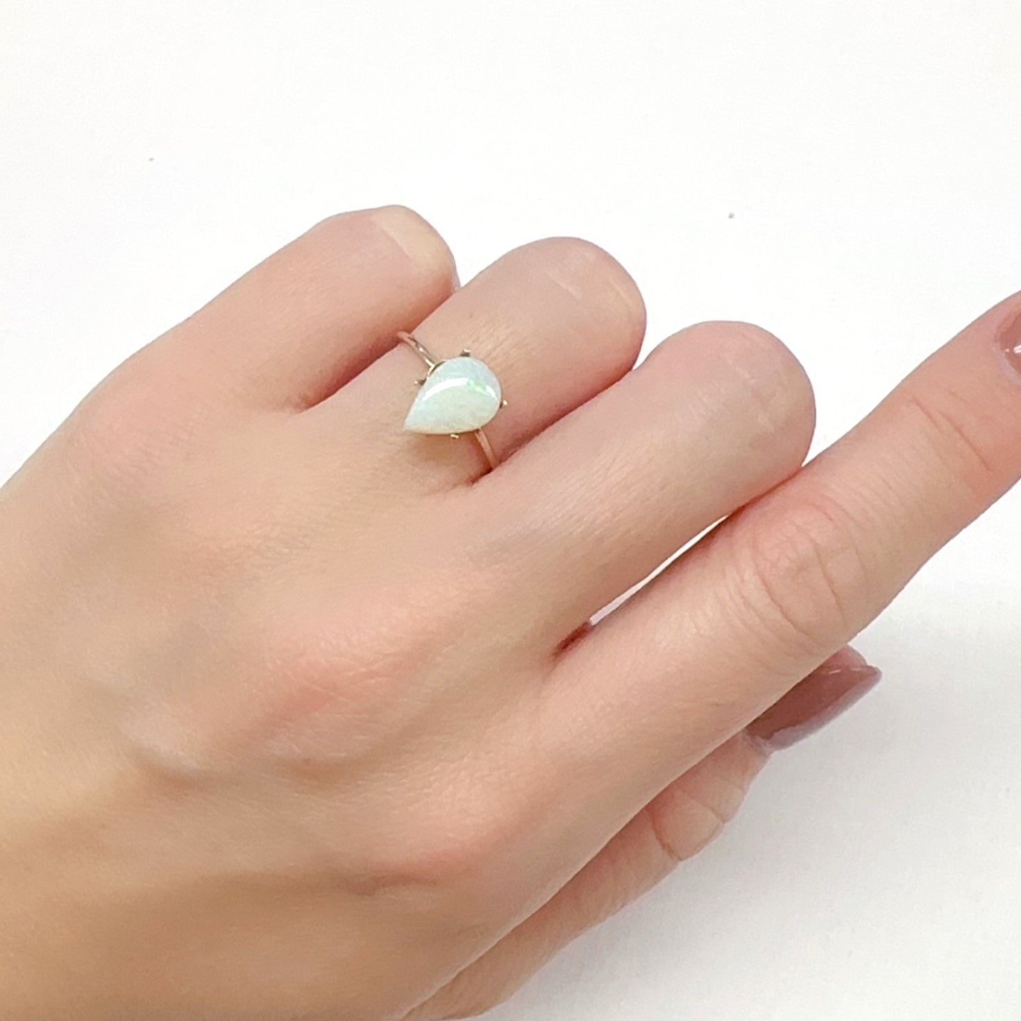 オパール オーストラリア産 0.86ct[240125288]10.1x7.1mm前後
