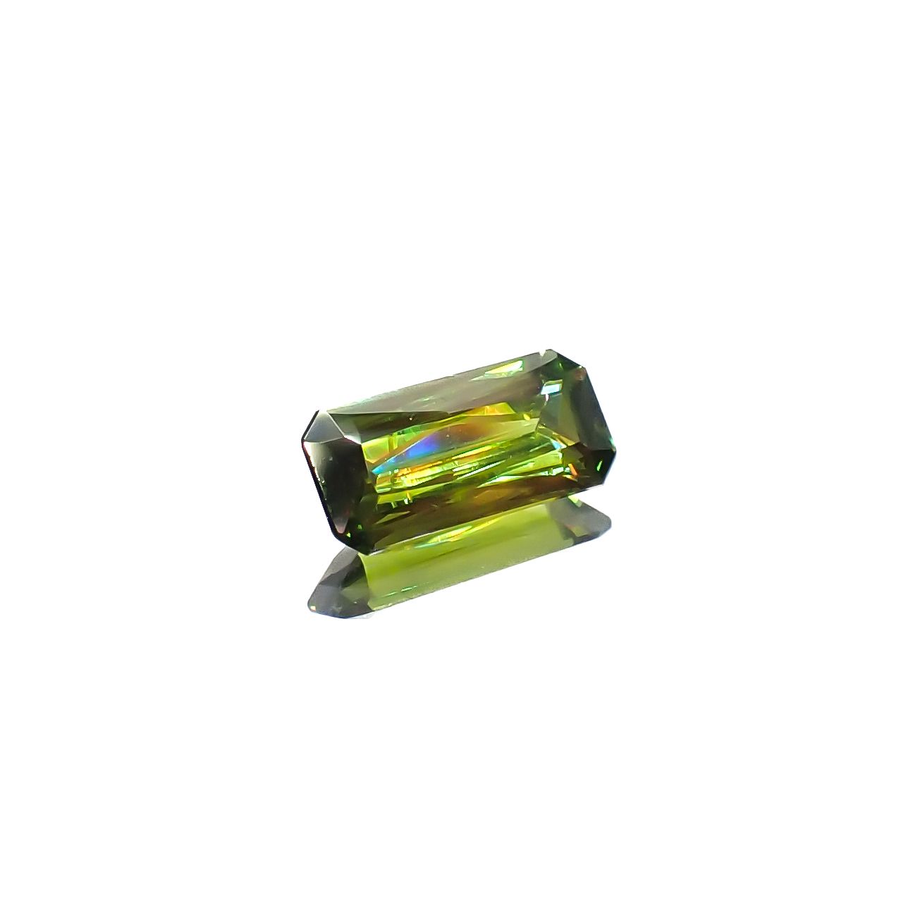 カラーチェンジスフェーン パキスタン産 0.80ct[231224765]8.3x4mm前後