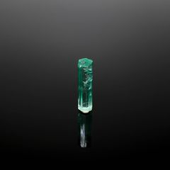 エメラルド柱状結晶 原石 コロンビア産 4.50ct[240427260]19.2x4.9mm前後