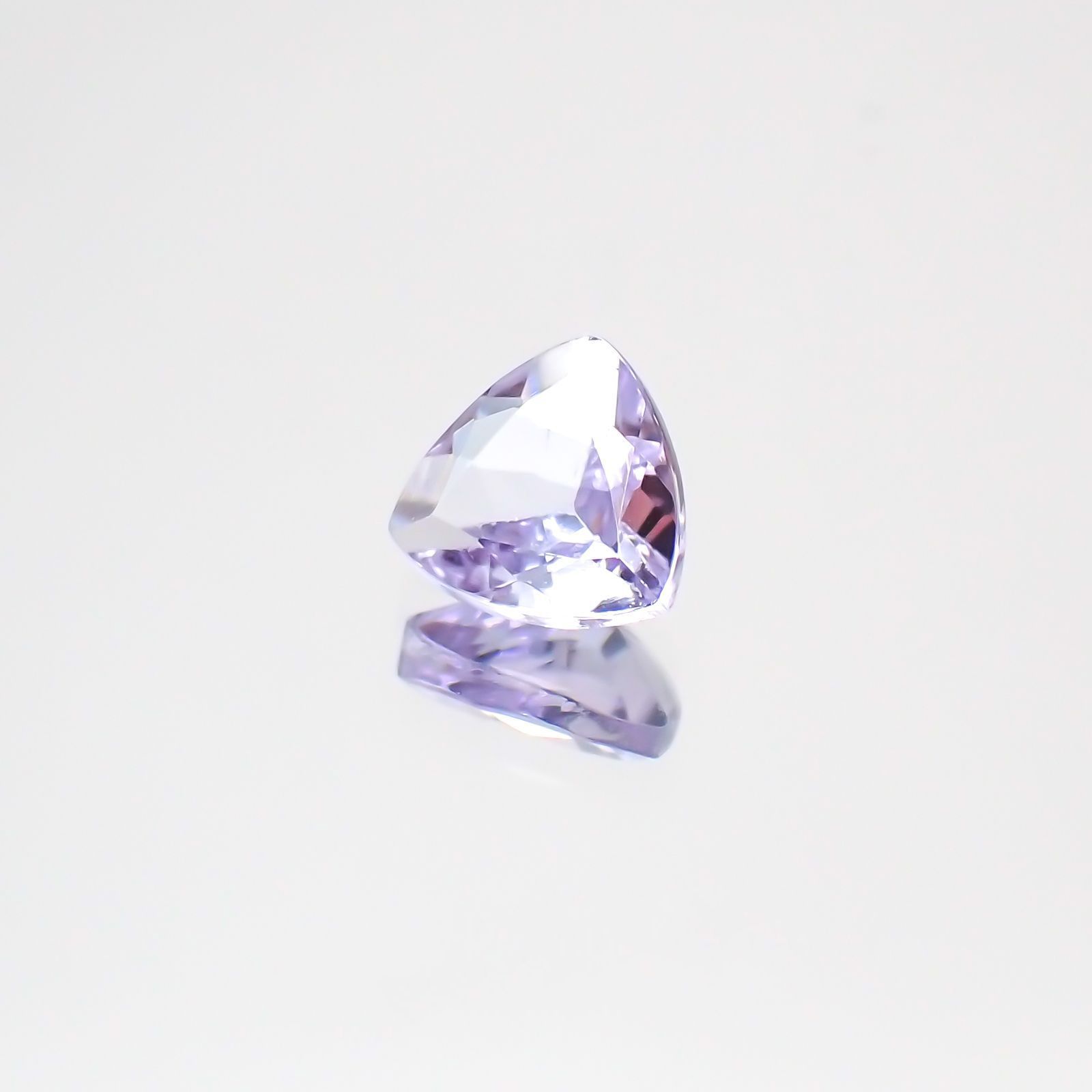 ラベンダーゾイサイト(宝石名ゾイサイト)タンザニア産 0.49ct 識別済[231124106]5.1x5.2mm前後