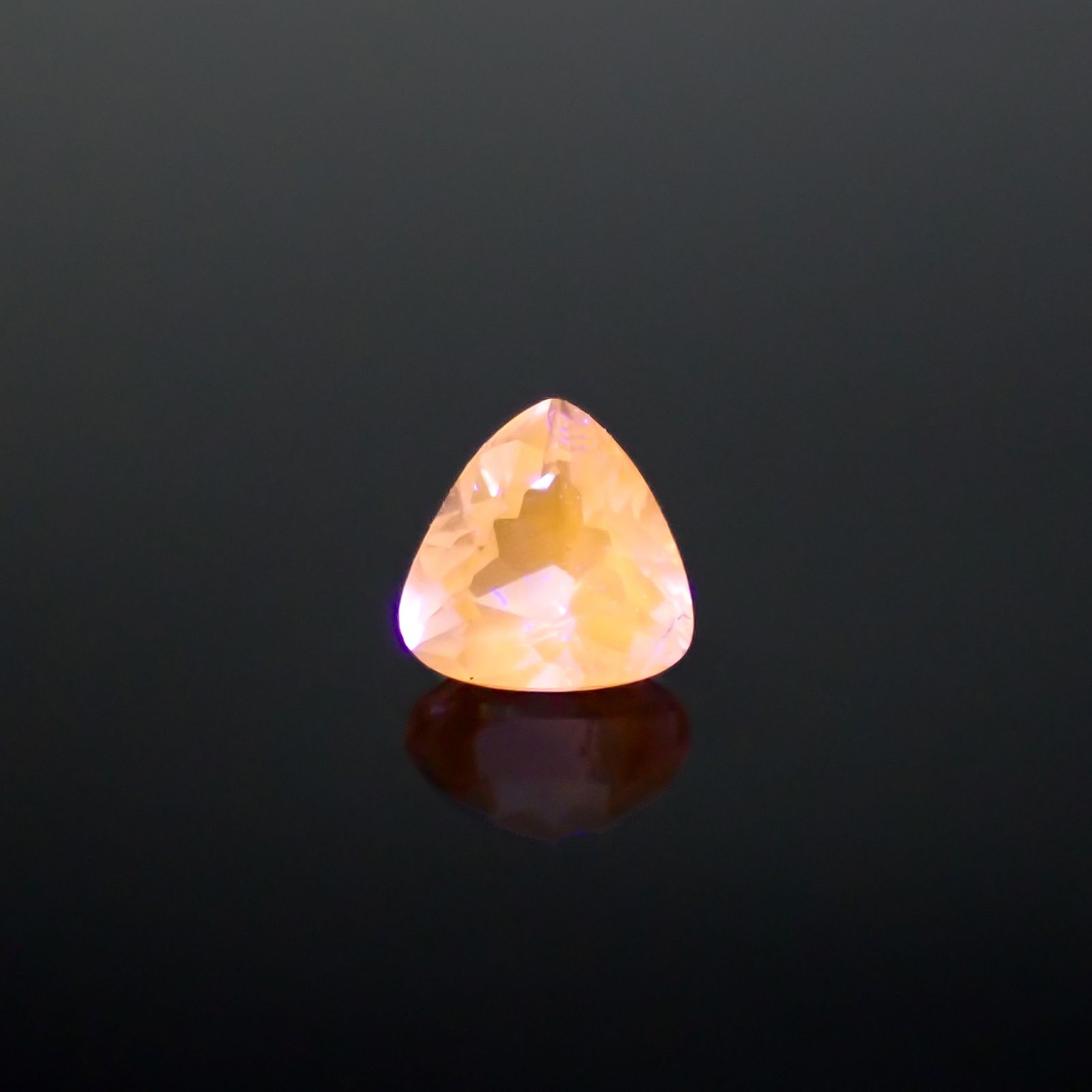 ハックマナイト アフガニスタン産 0.38ct [241029366]4.8x4.9mm前後