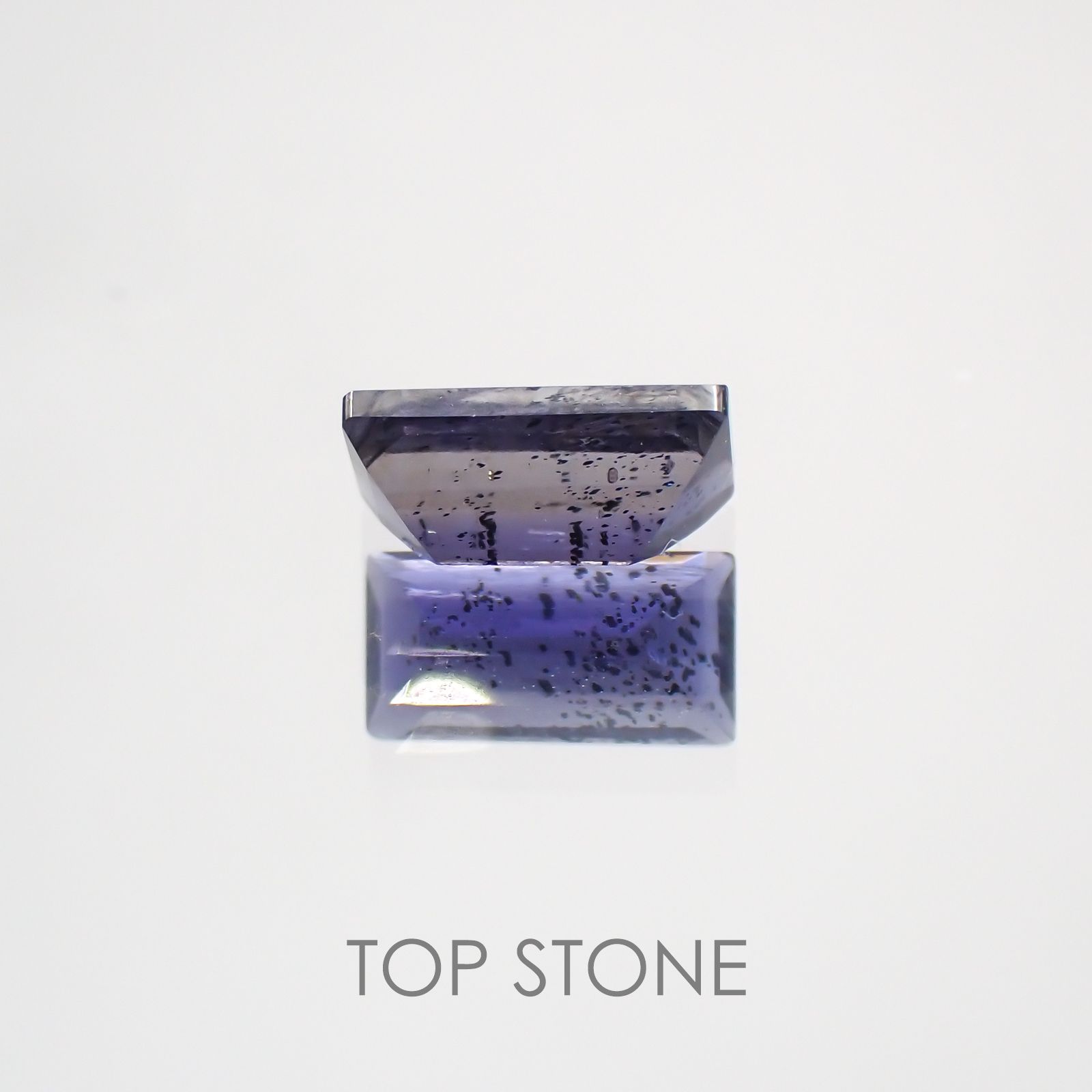 アイオライトサンストーン ブラジル・インド産 ルース 0.38ct[210310442]6.1×3mm前後