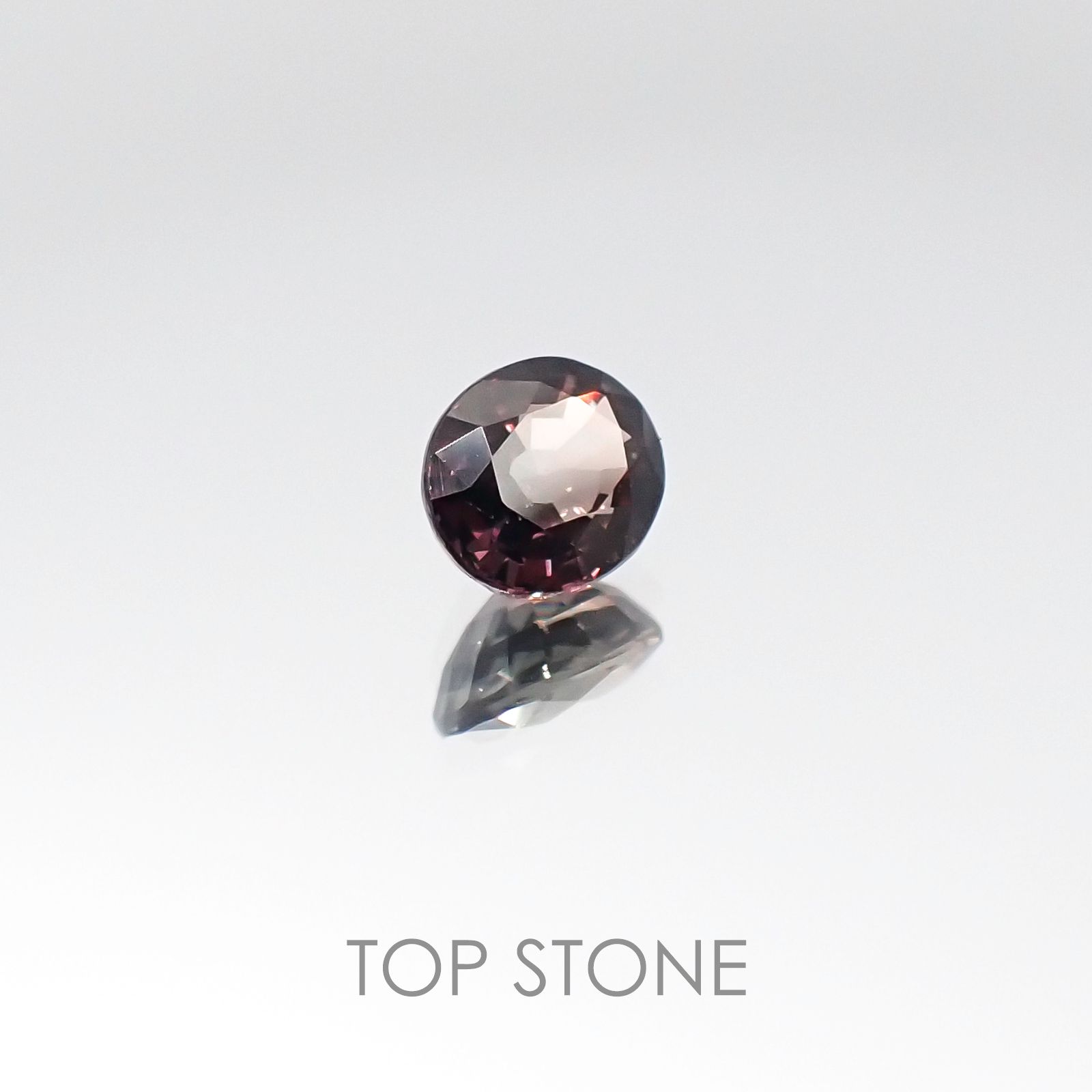 カラーチェンジサファイア非加熱(宝石名サファイア) タンザニア産 0.58ct 識別済[20096011]5.2×4.4mm前後
