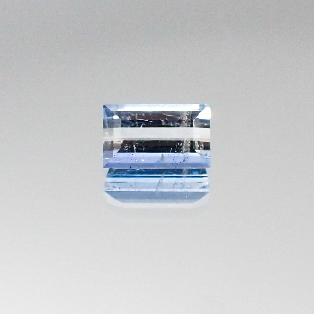 ジェレメジェバイト(宝石名エレメジェバイト) ナミビア産 0.494ct ソ付(彩珠)[20085121]5.6×3.5mm前後