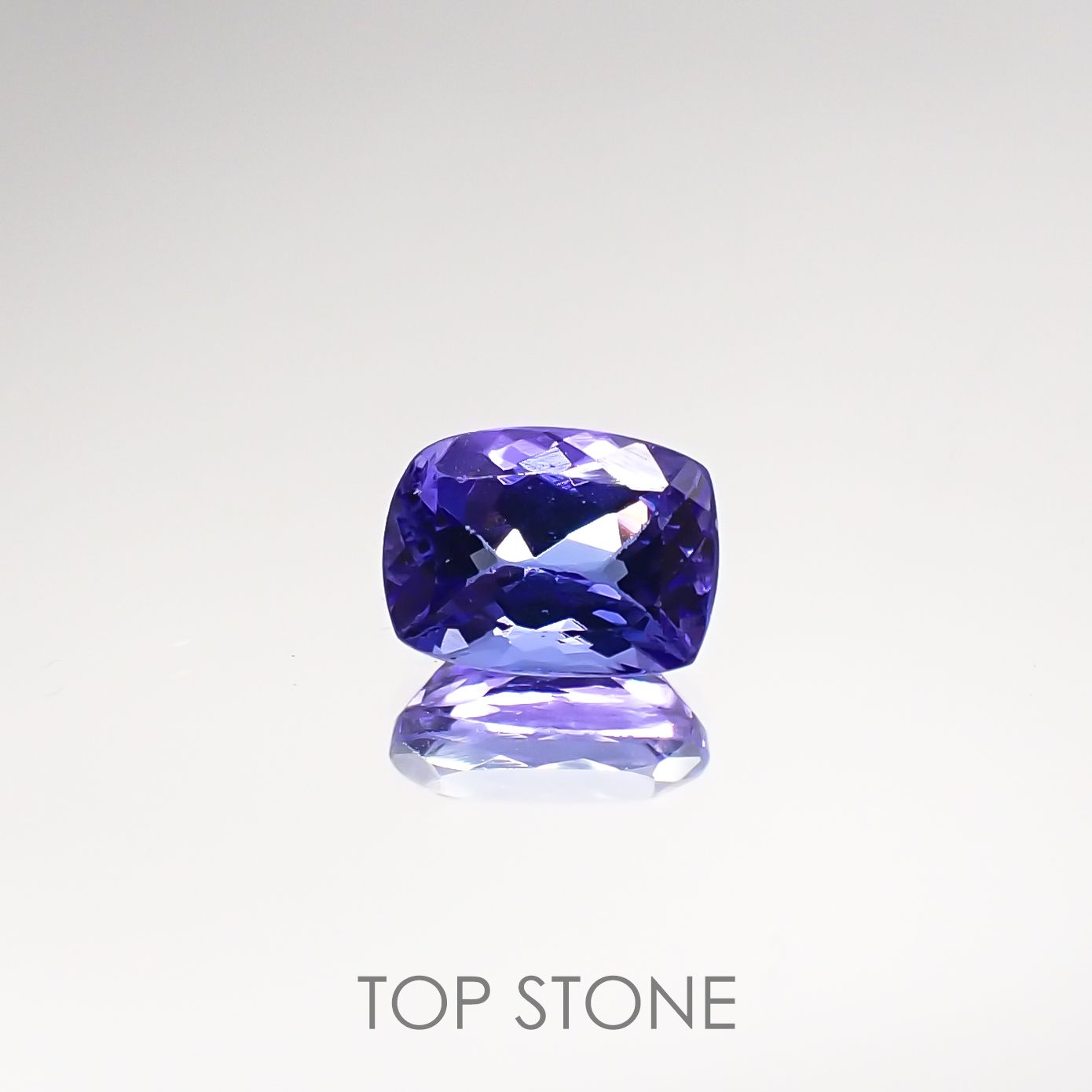 タンザナイト(宝石名タンザナイト) タンザニア産 1.21ct 識別済[210711840]7.1×5.3mm前後