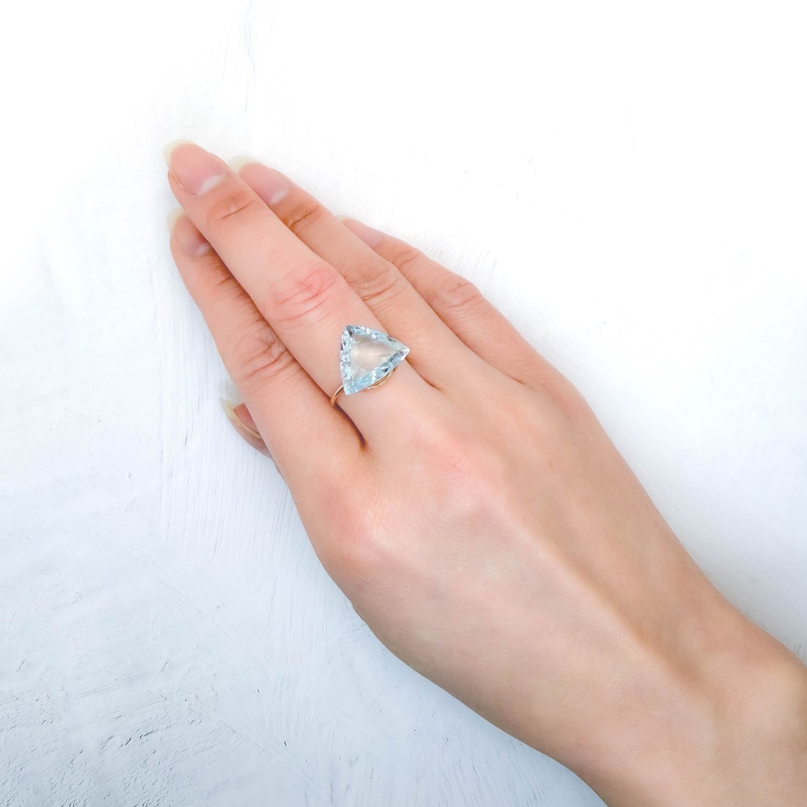 バイカラートパーズ 非加熱 ブラジル産 6.31ct / 12.5x15.2mm前後 [260331796]