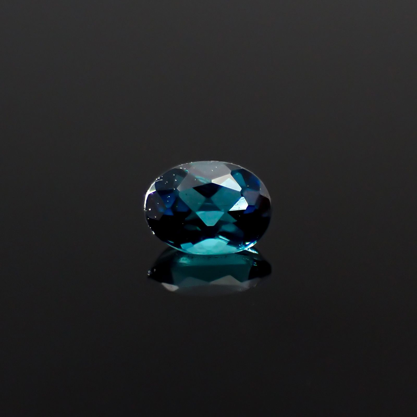 ブルートルマリン ブラジル産 0.17ct[240628020]3.9x2.9mm前後