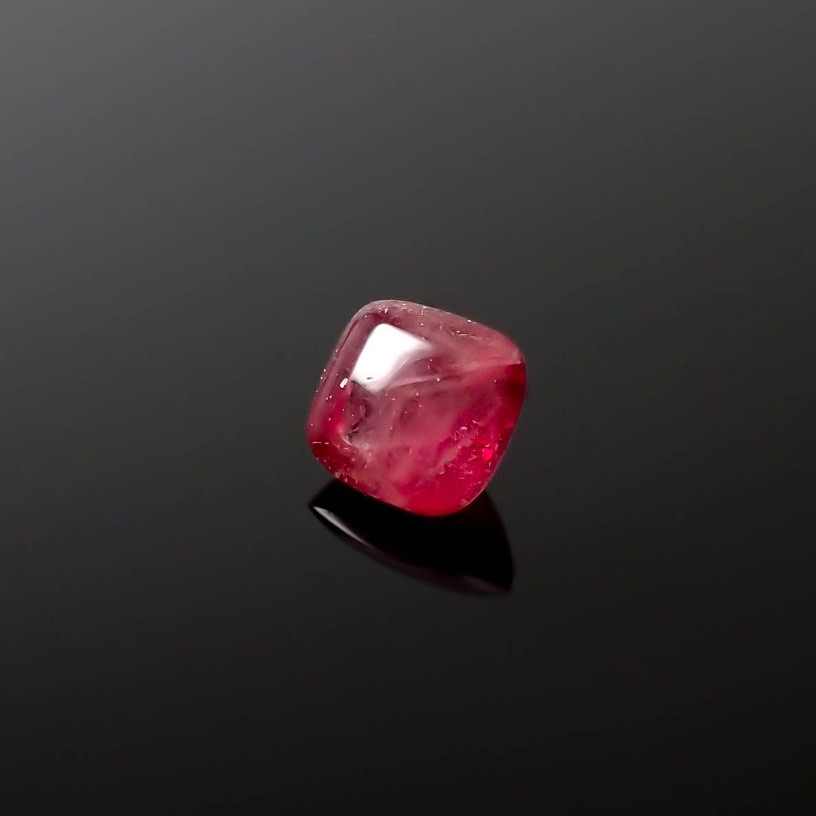 ◇バフカット◇レッドベリル/ピンクベリル アメリカ・ユタ州産 0.16ct[240326681]3.5x3.2mm前後