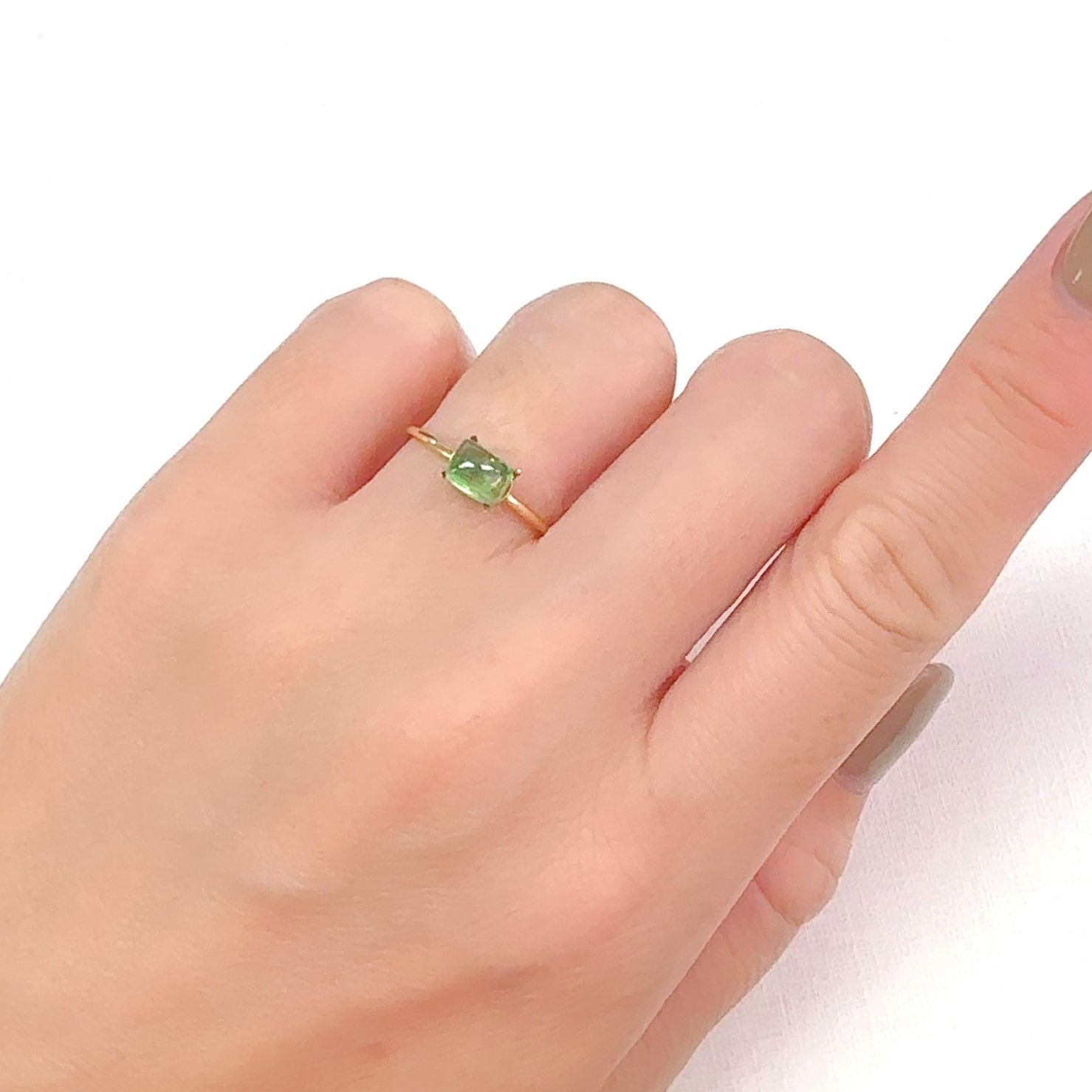 バイカラーツァボライト(宝石名グリーン グロッシュラー・ガーネット)タンザニア産 1.09ct 識別済[240928888]5.7x4.3mm前後
