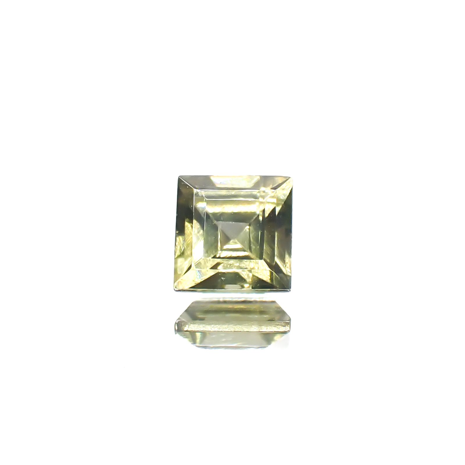 グリーンジルコン スリランカ/カンボジア産 0.88ct[240728532]4.8x4.8mm前後