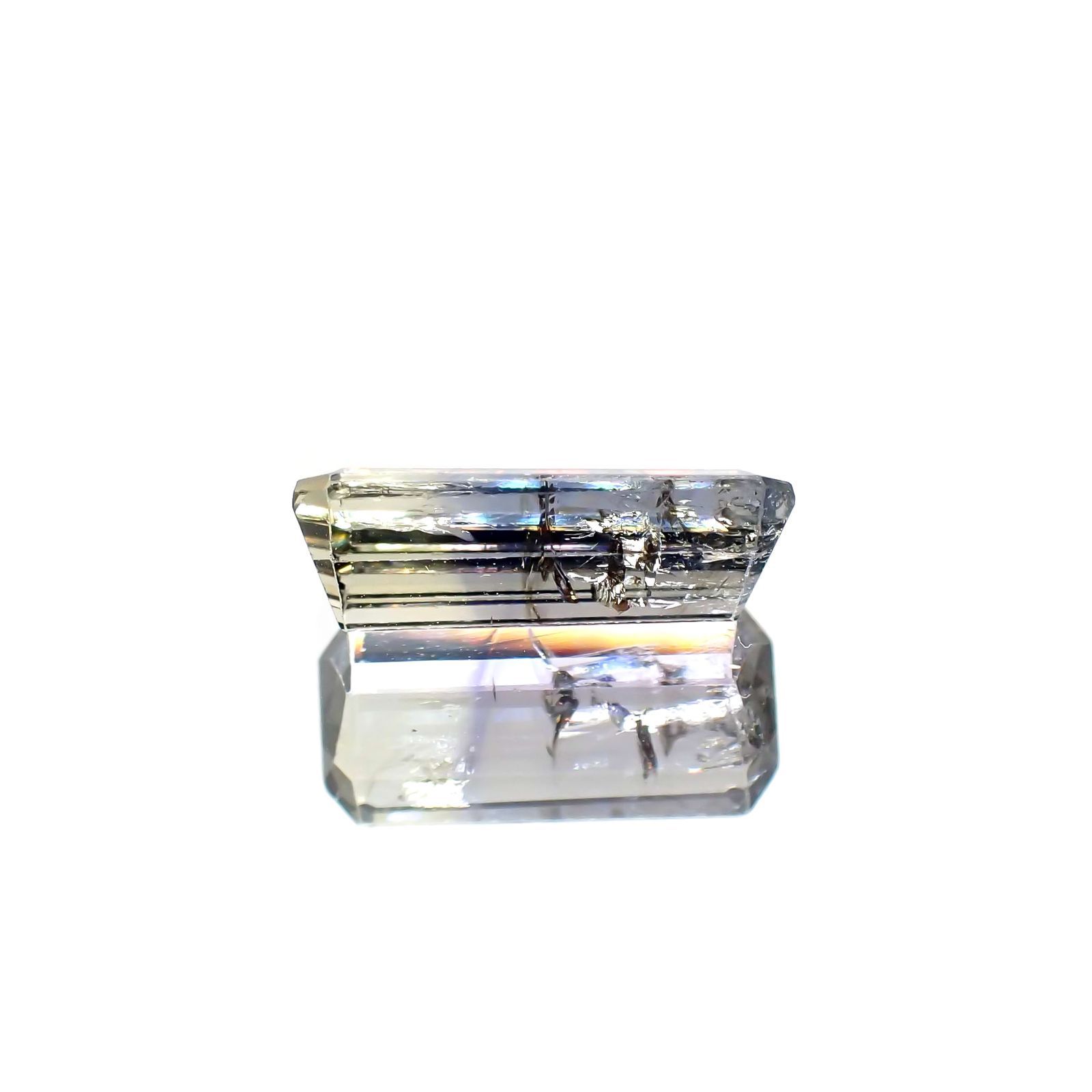 バイカラータンザナイト(宝石名バイカラー・ゾイサイト) タンザニア産 3.272ct ソ付(彩珠)[210410784]13.2×6.2mm前後