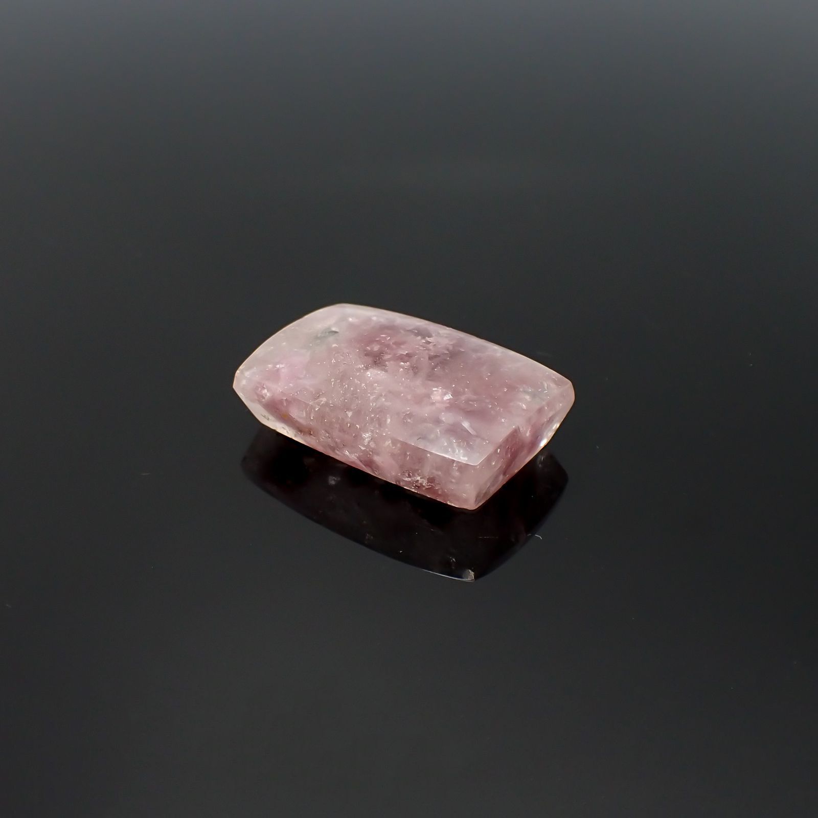 レピドライトインクォーツ ブラジル・ミナスジェライス州産 33.94ct[220917759]25.6x17.1mm前後