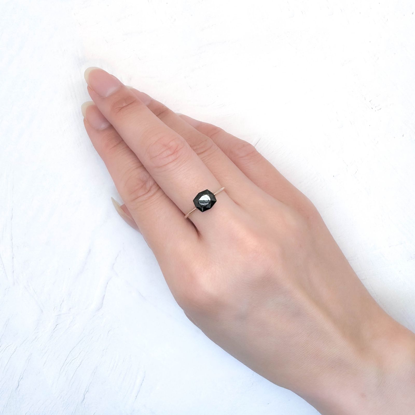 ◇カスタムカット◇ルチル単結晶 ブラジル産 2.32ct / 7.5x6.7mm前後 [251031273]