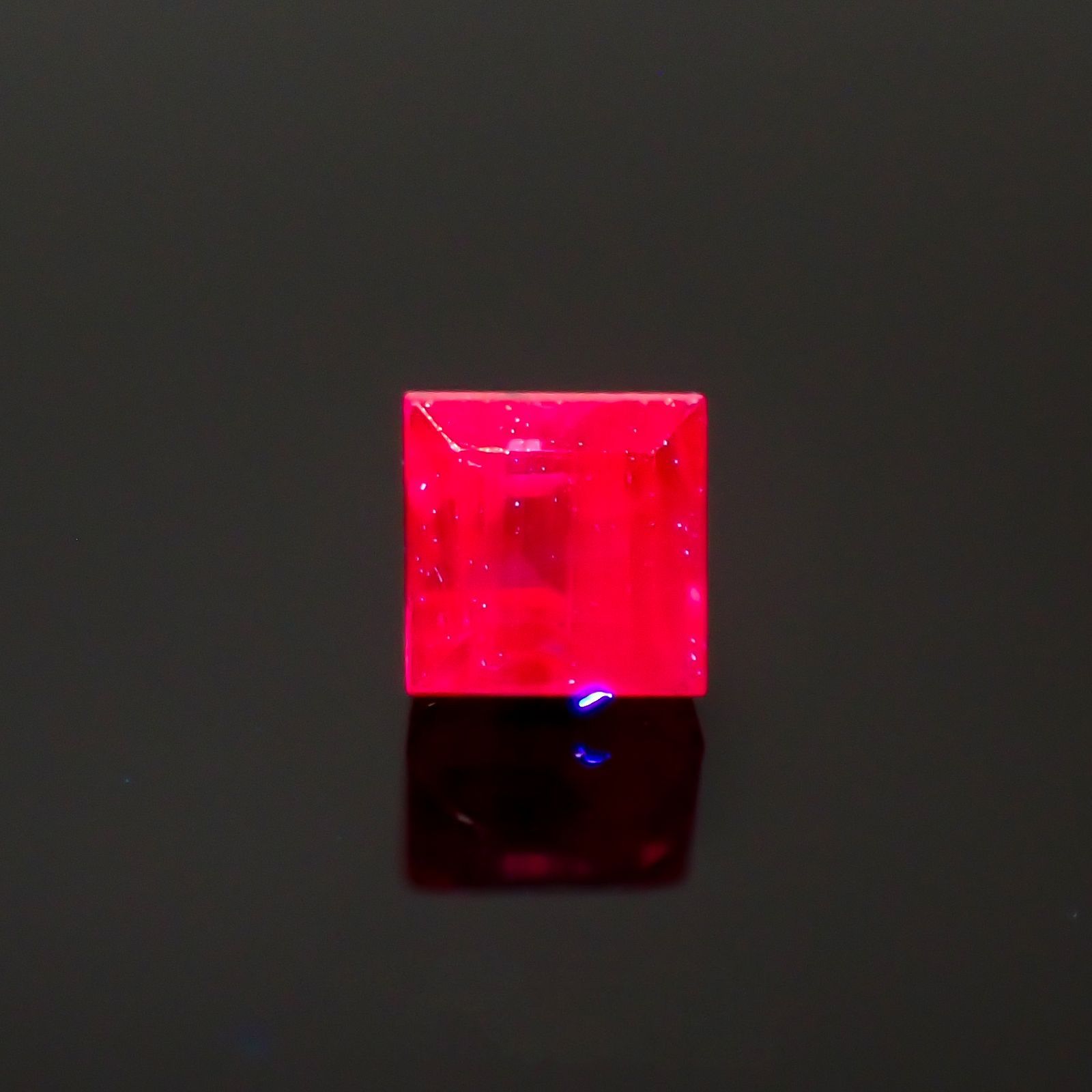 ルビー タイ/ビルマ産 0.25ct[220616362]2.8x2.8mm前後