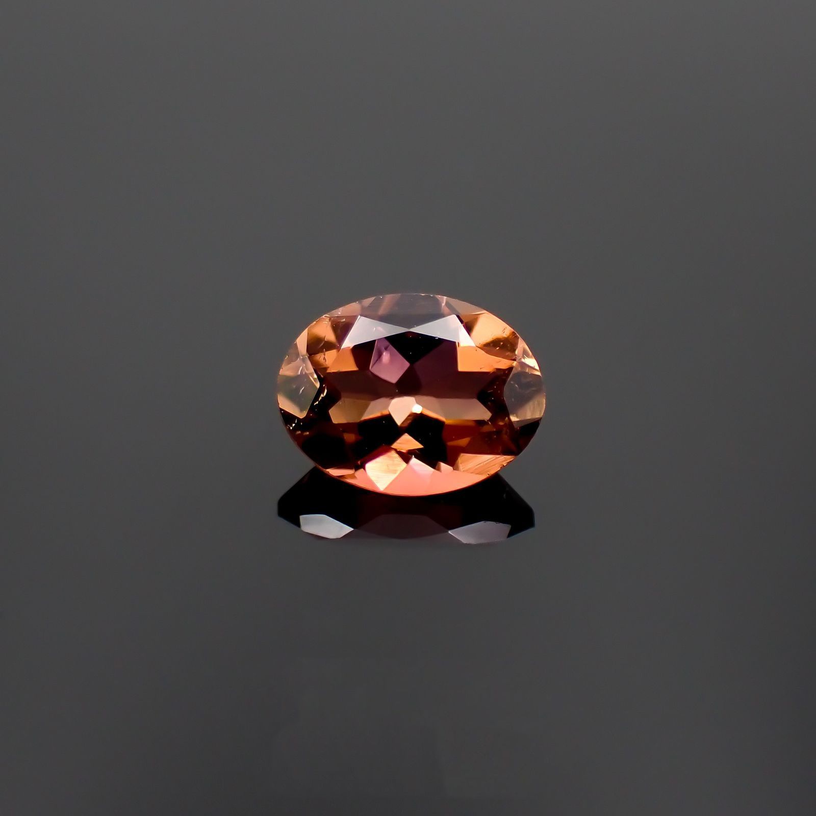 オレンジトルマリン(宝石名トルマリン)コンゴ民主共和国産 識別済 1.26ct / 8x6.2mm前後 [260120852]