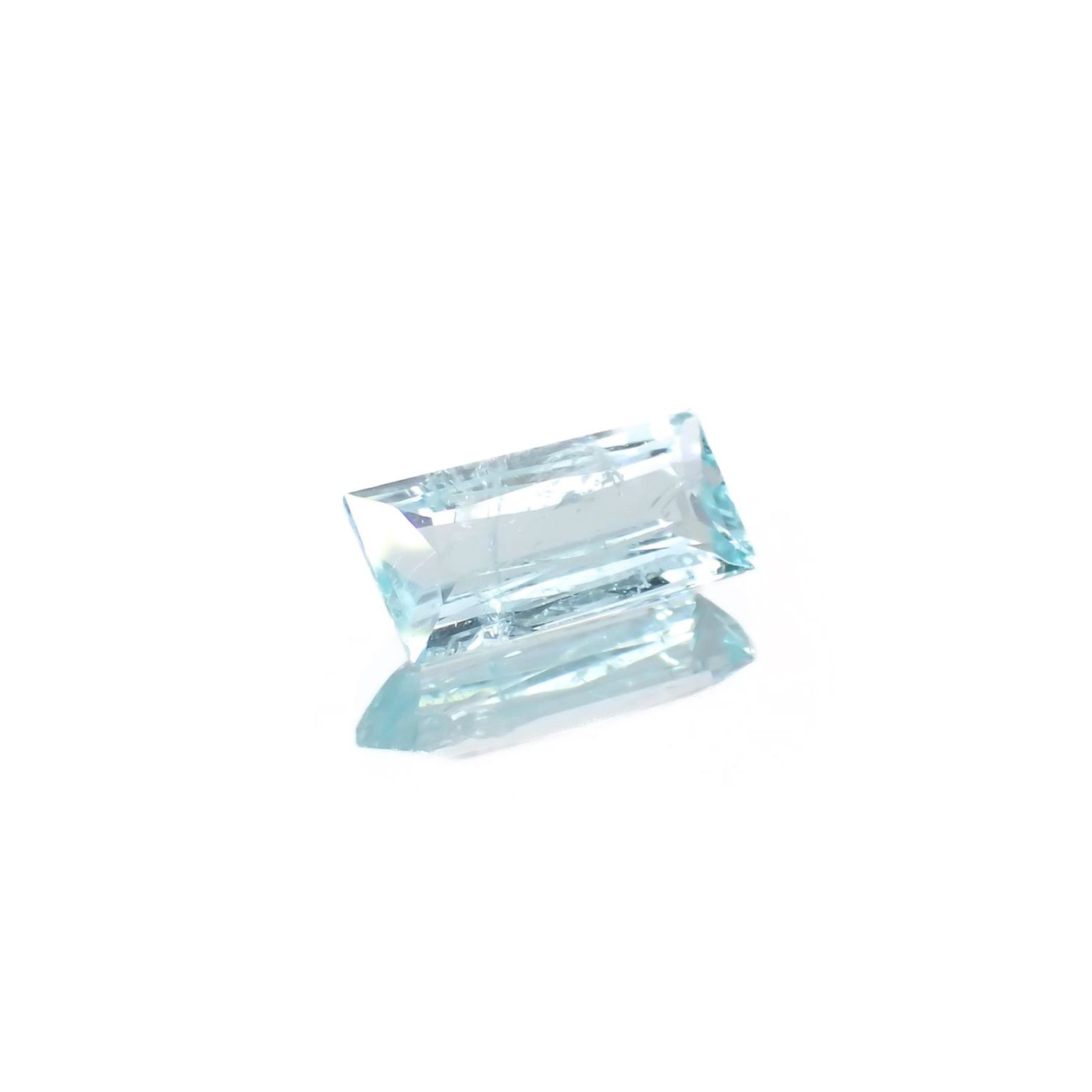 パライバトルマリン(宝石名トルマリン/別名パライバ・トルマリン)モザンビーク産 識別済 0.77ct / 8.1x4mm前後 [230522239]
