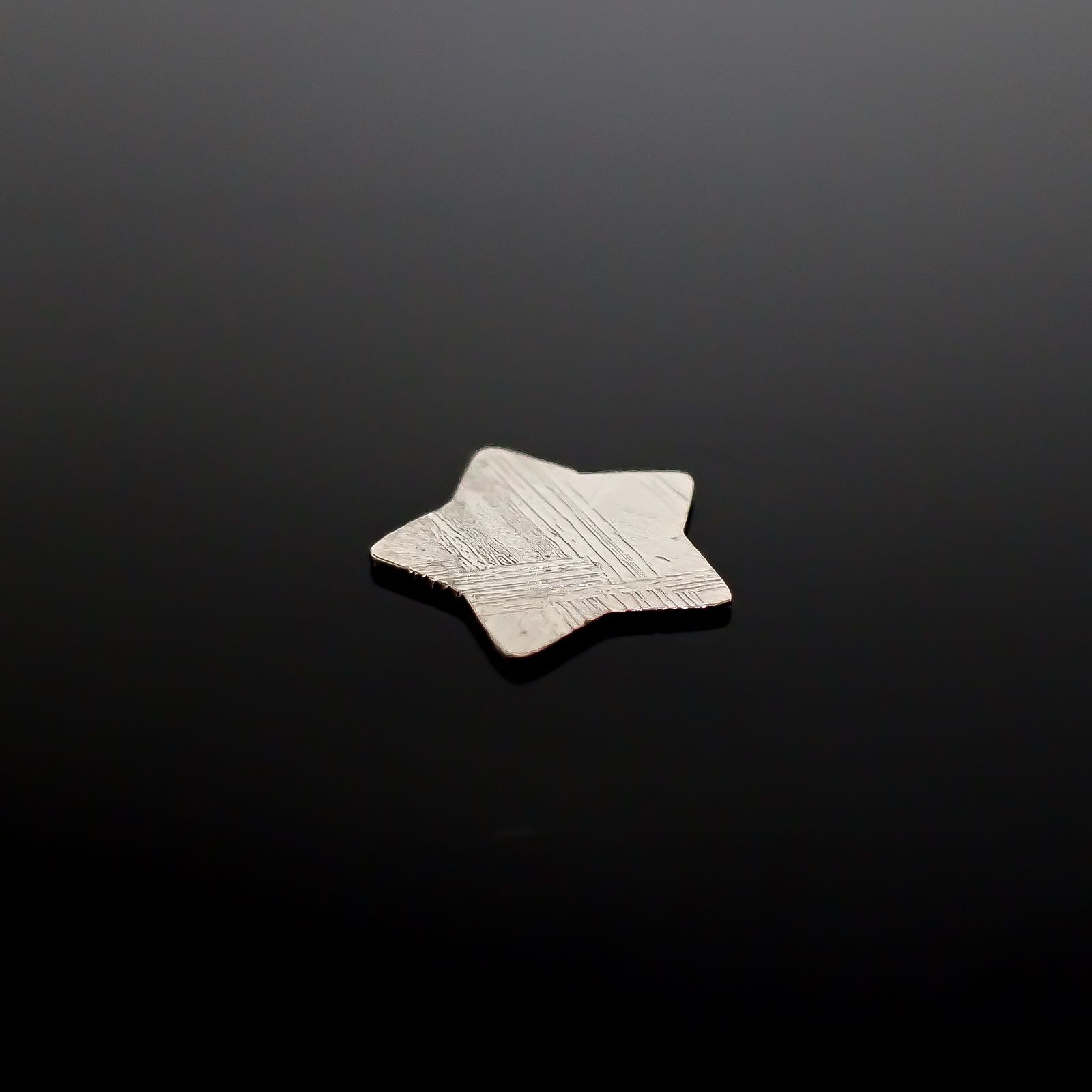 ◇カスタムカット・スター◇アルタイ隕石 発見地：中国 0.81ct [250129808]9.3x9.2mm前後
