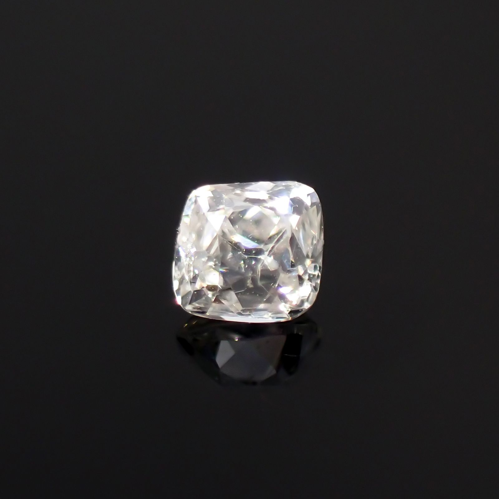 当店人気F1273 美しい大粒オールドカット天然ダイヤモンド セレブリティアンティークブローチ 重量13.6g 幅25.5×53.6mm ダイヤモンド