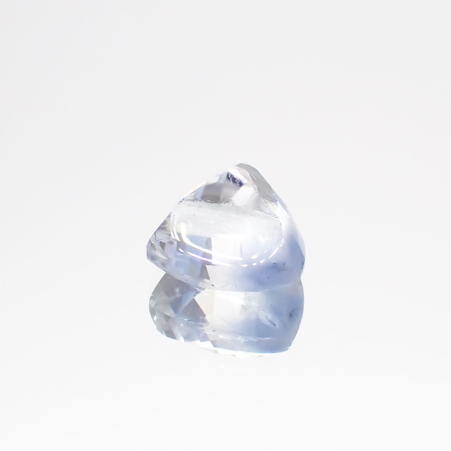 デュモルチェライトインクォーツ ブラジル産 1.87ct[231023584]8.2x8.1mm前後