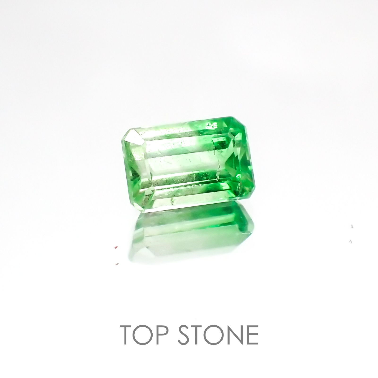 バイカラーツァボライト タンザニア産 ルース 1.22ct[20128486]7.1×4.7mm前後