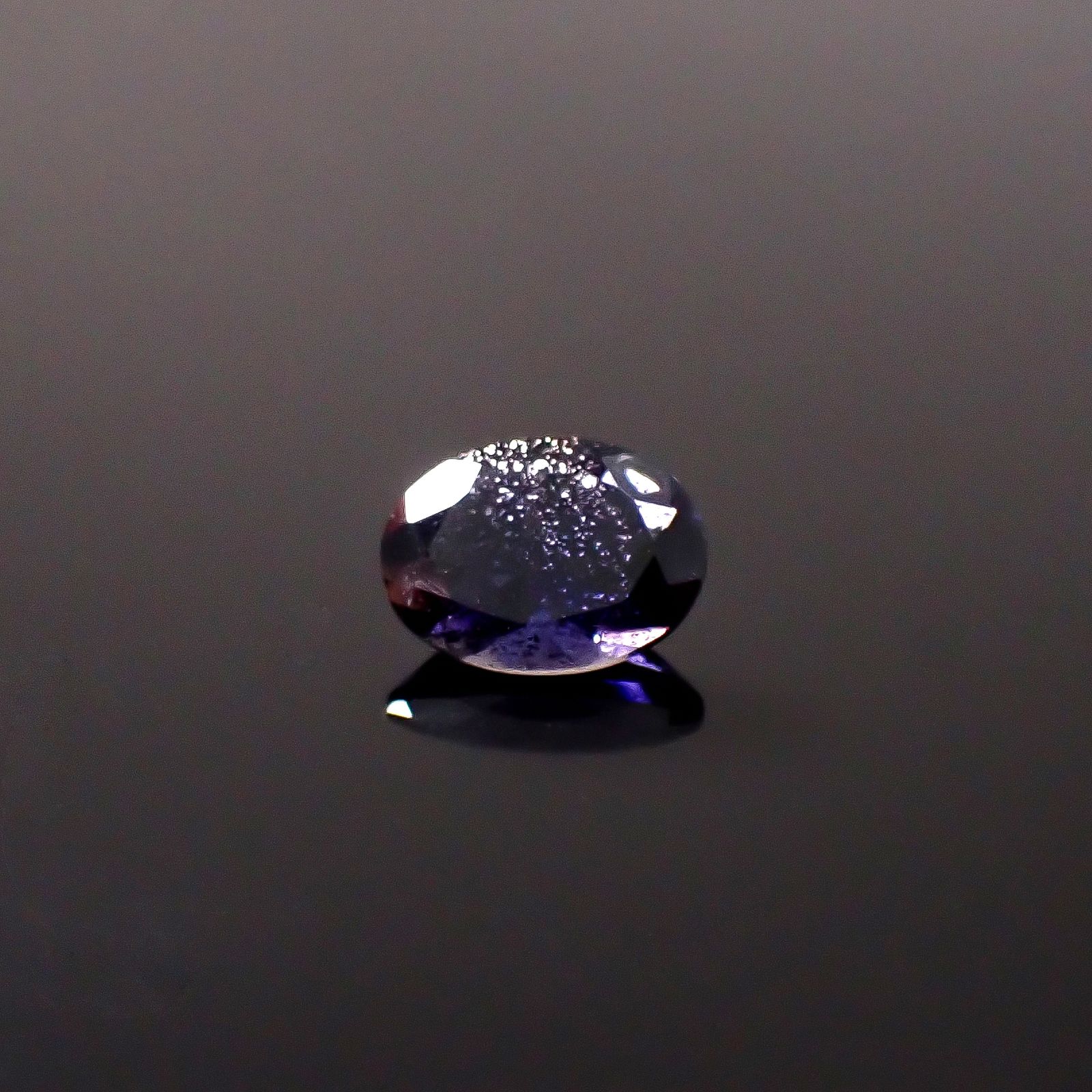 アイオライトサンストーン インド/ブラジル産 0.91ct / 8x6mm前後 [260231672]