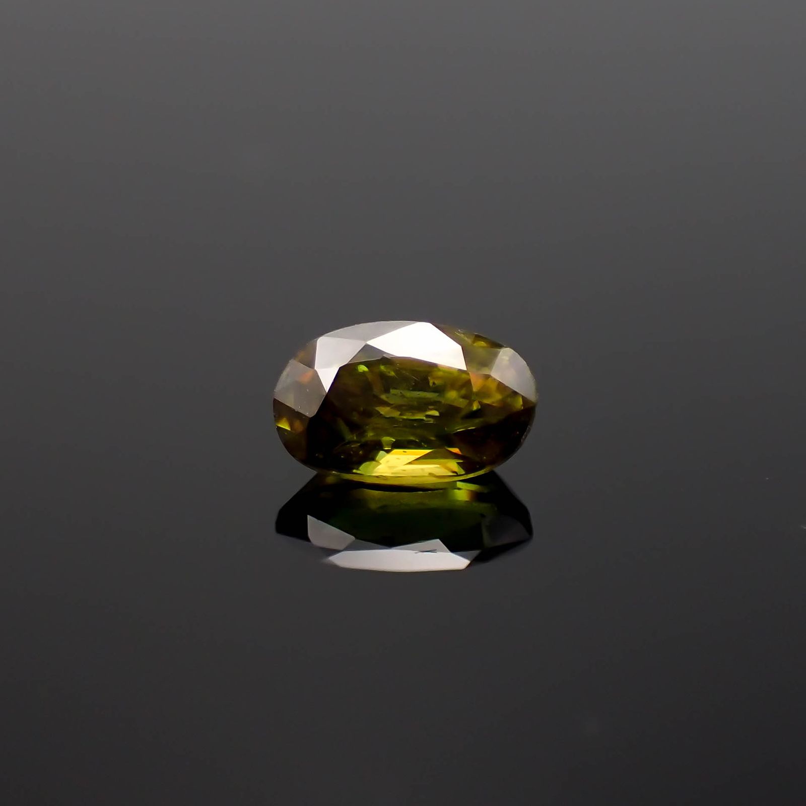 カラーチェンジスフェーン パキスタン産 0.47ct[231224739]5.7x3.5mm前後