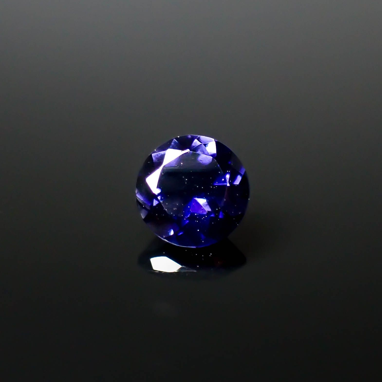 アイオライト タンザニア産 1.19ct [250430267]7.2x7.2mm前後