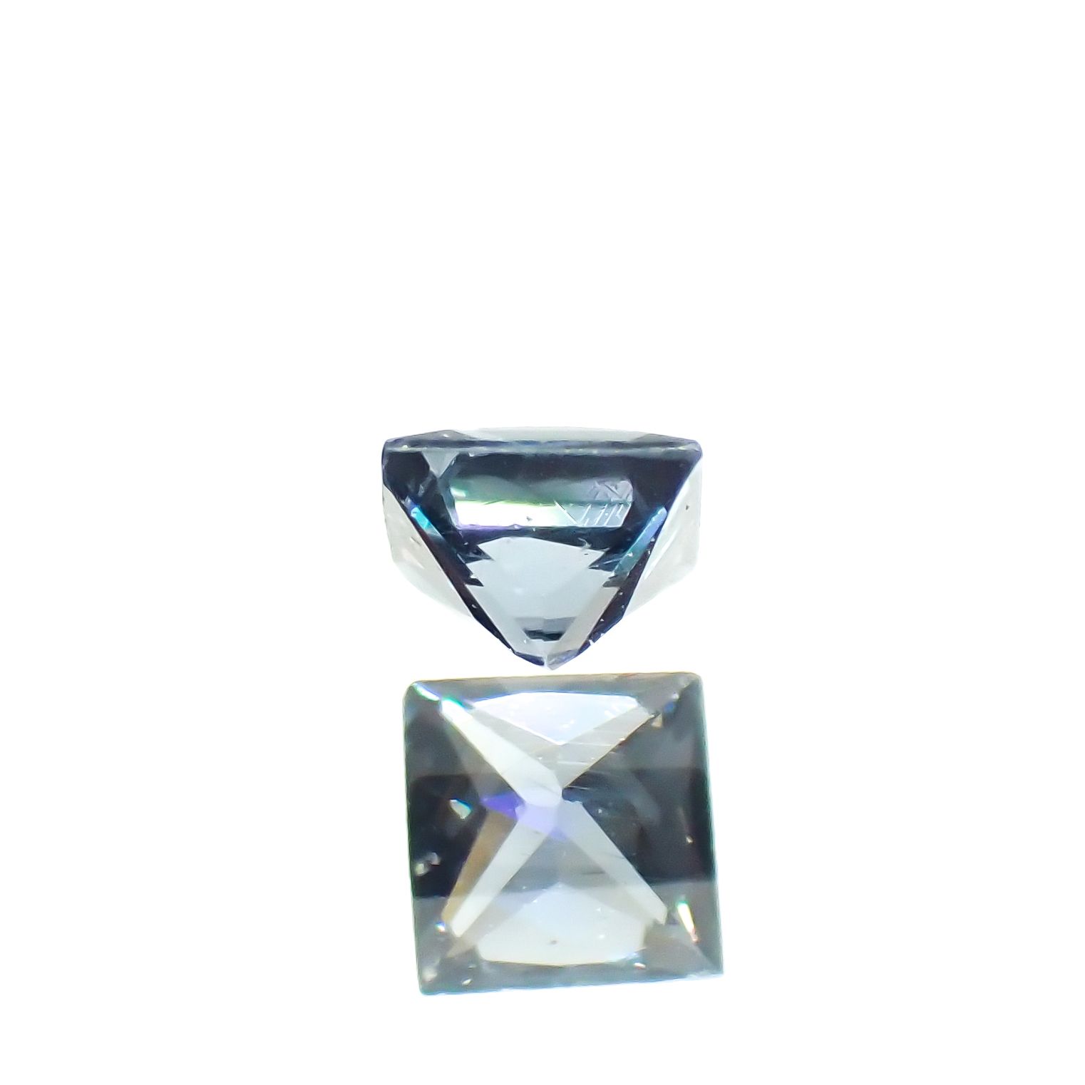 ◇プリンセスカット◇カラーチェンジガーネット アレキタイプ マダガスカル・ベキリー産 0.098ct[230522185]2.4x2.4mm前後