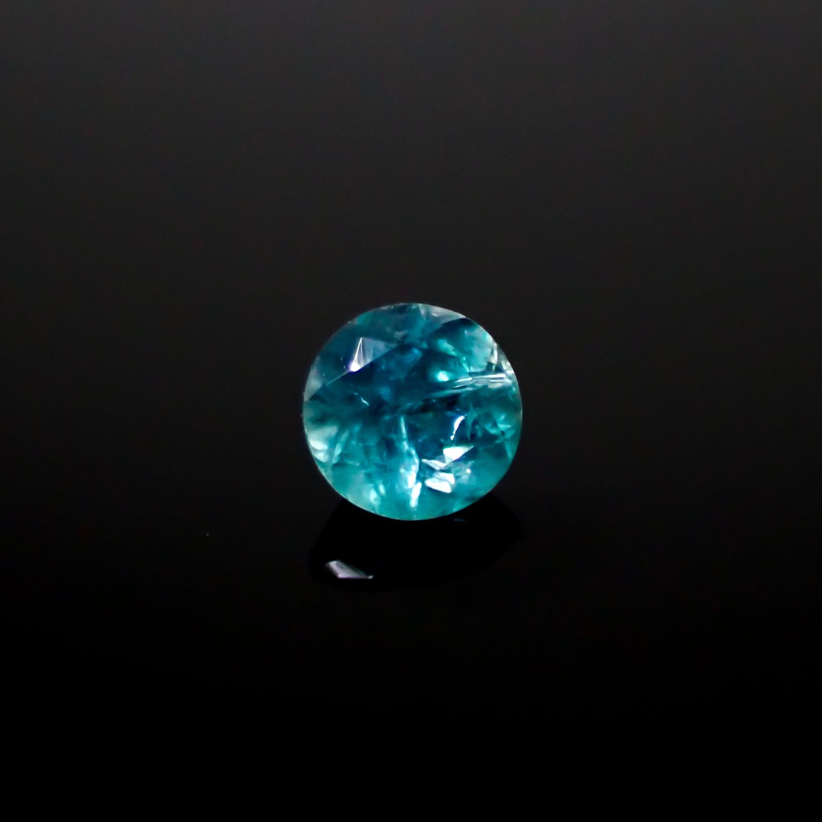 グランディディエライト マダガスカル産 0.18ct [241229521]3.5x3.5mm前後