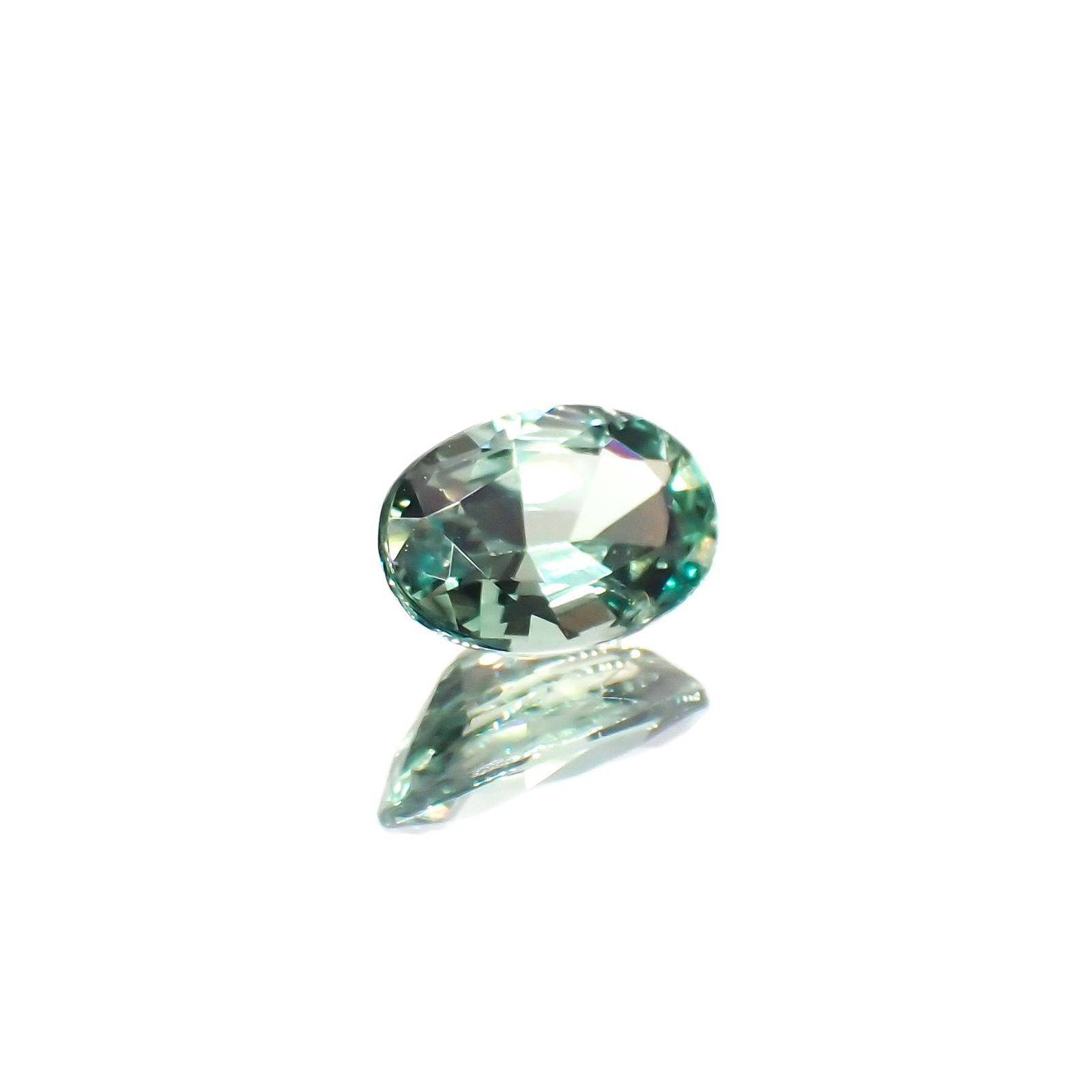 アレキサンドライト(宝石名アレキサンドライト)ブラジル産 GIA鑑付 0.54ct / 6.19x4.12mm前後 [230823163]