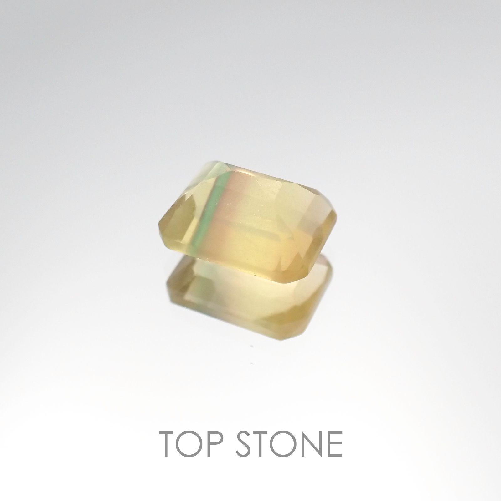 バイカラーフローライト ブラジル産 ルース 2.13ct[20106388]8×6mm前後