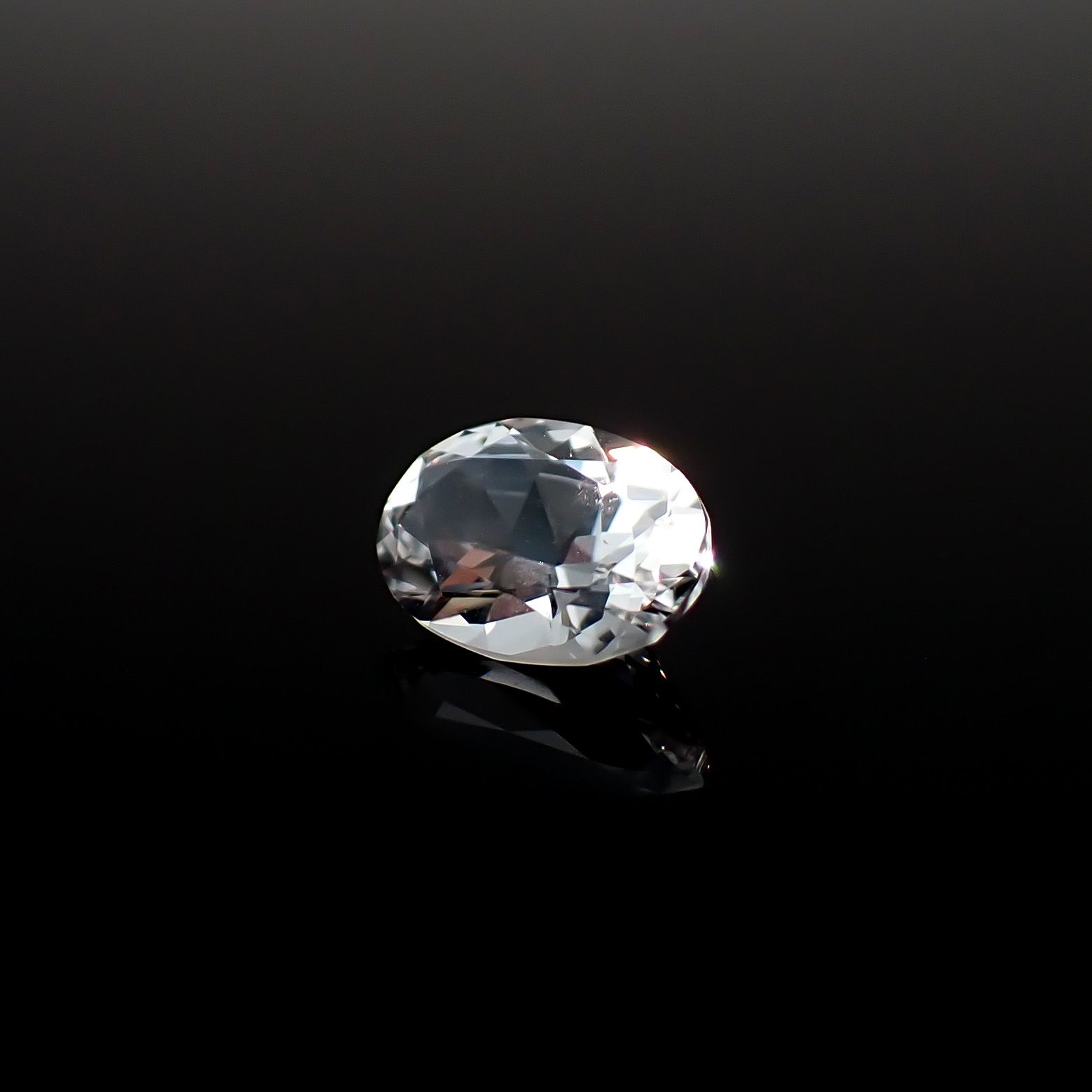 フェナカイト ロシア・マリシェボ鉱山産 0.84ct / 7.7x5.3mm前後 [260632430]