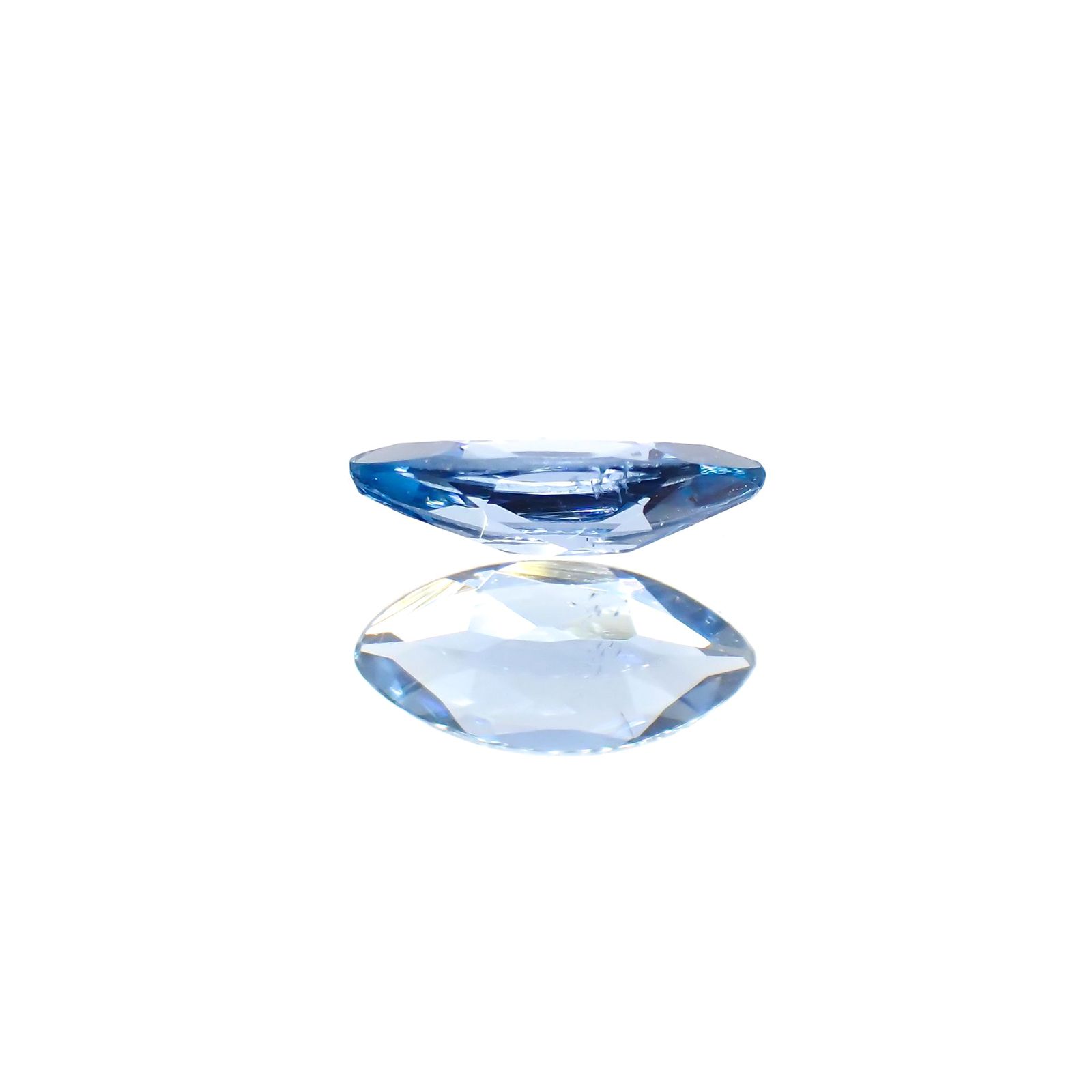 サンタマリアアクアマリン ブラジル産 0.26ct [220114042]6.8x3.4mm前後