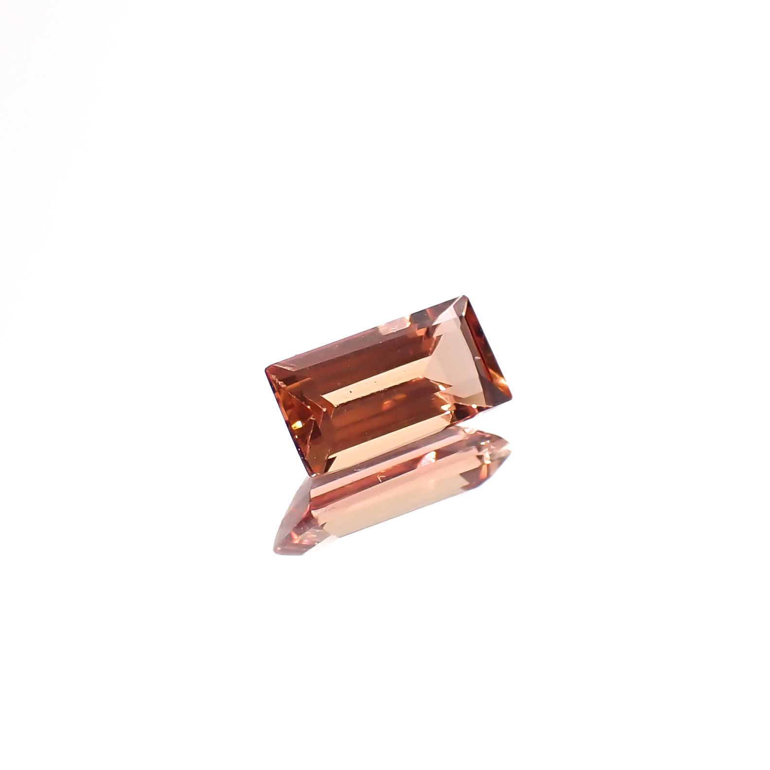 インペリアルトパーズ ブラジル産 0.69ct[231224517]7.1x3.5mm前後