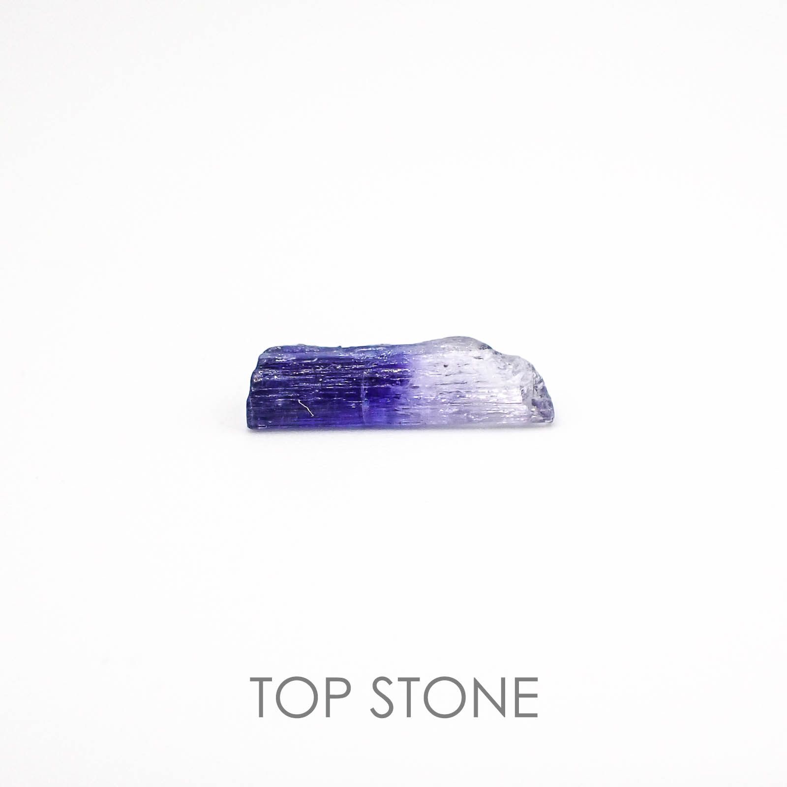 バイカラータンザナイト非加熱(宝石名バイカラー・ゾイサイト)タンザニア産 原石・結晶 3.66ct 識別済[20073399]16.8×5.7mm前後