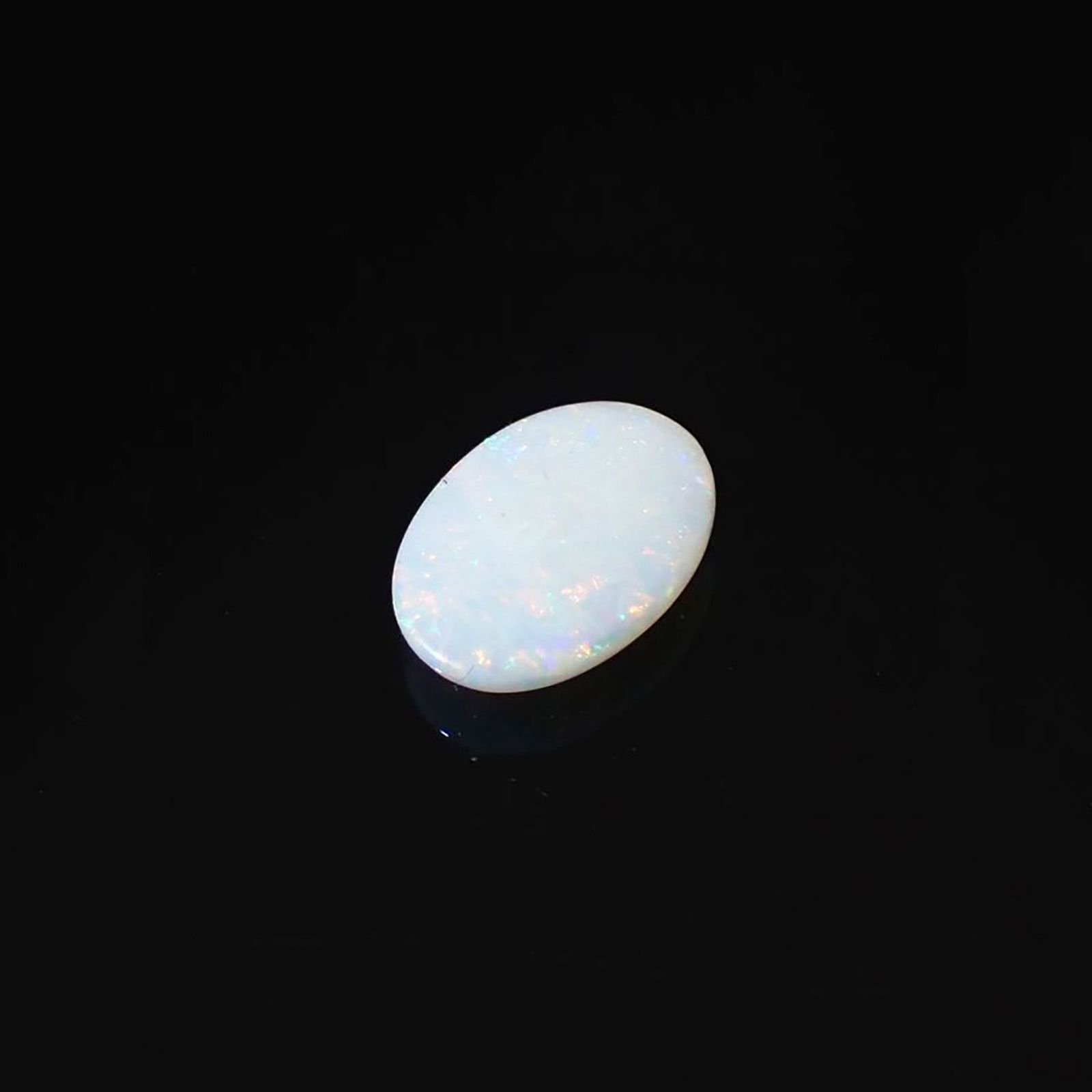 オパール(宝石名ホワイト・オパール)オーストラリア産 ソ付(彩珠) 1.864ct / 12.1x8.7mm前後 [220717007]