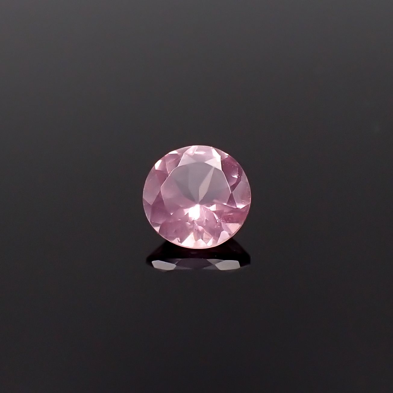 シルキーピンクスピネル タンザニア産 0.41ct[231224957]4.8x4.8mm前後