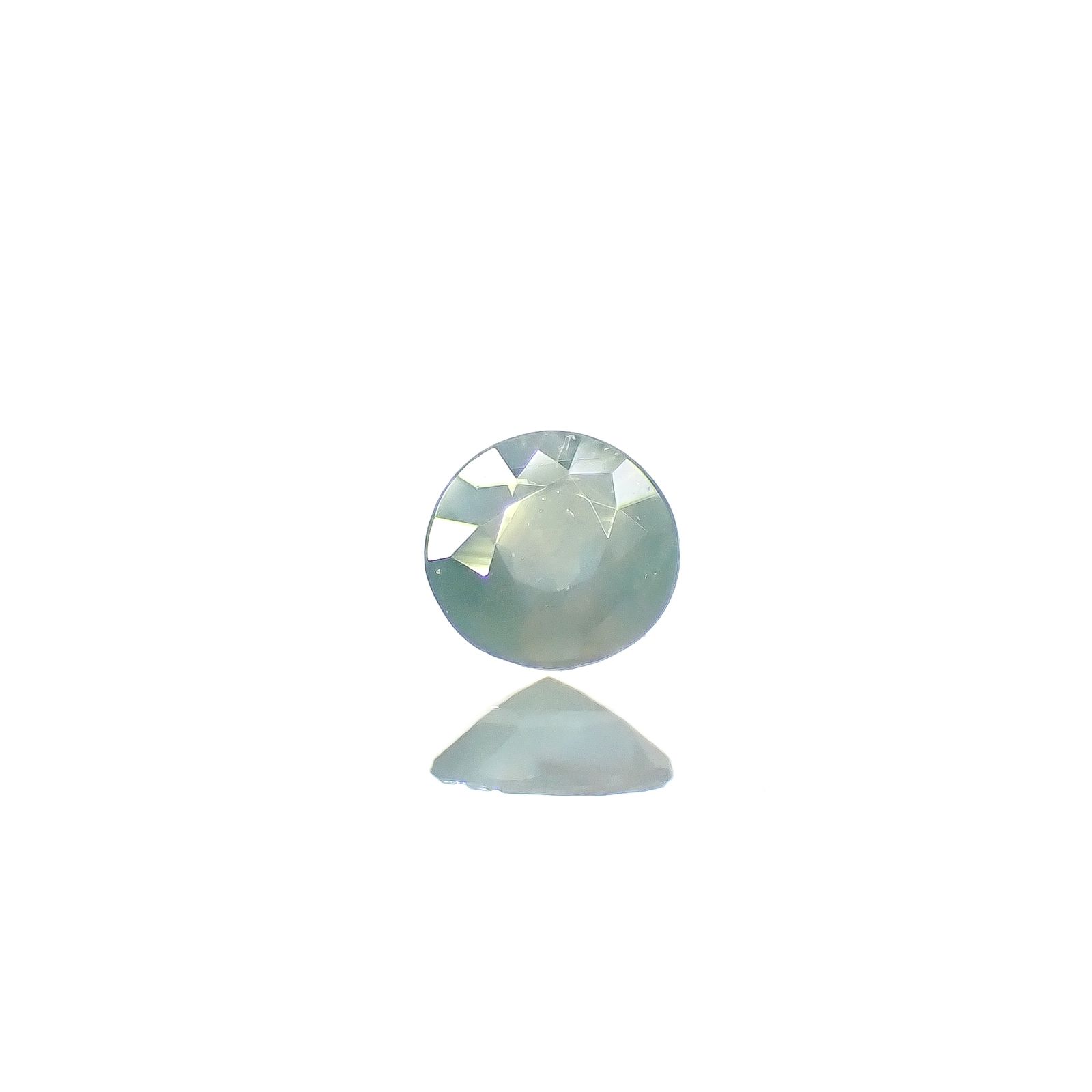 シルキーアレキサンドライト ブラジル産/EmeraldMains社製 0.054ct[240527610]2.4x2.4mm前後