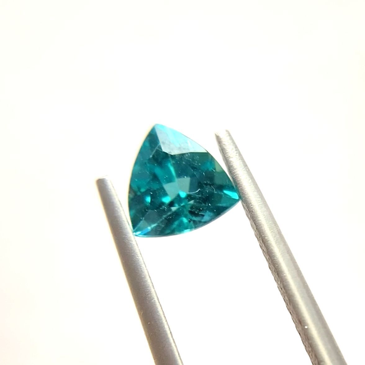 ブルーグリーンアパタイト(宝石名アパタイト)マダガスカル産 0.69ct