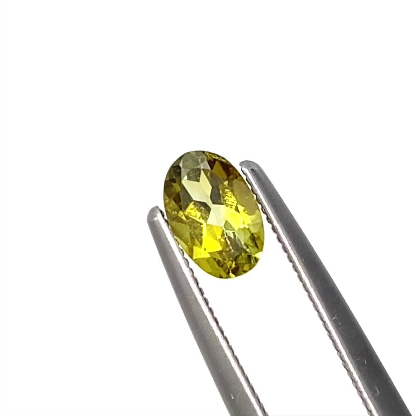 イエロートルマリン ブラジル産 0.50ct / 6.2x4mm前後 [240929022